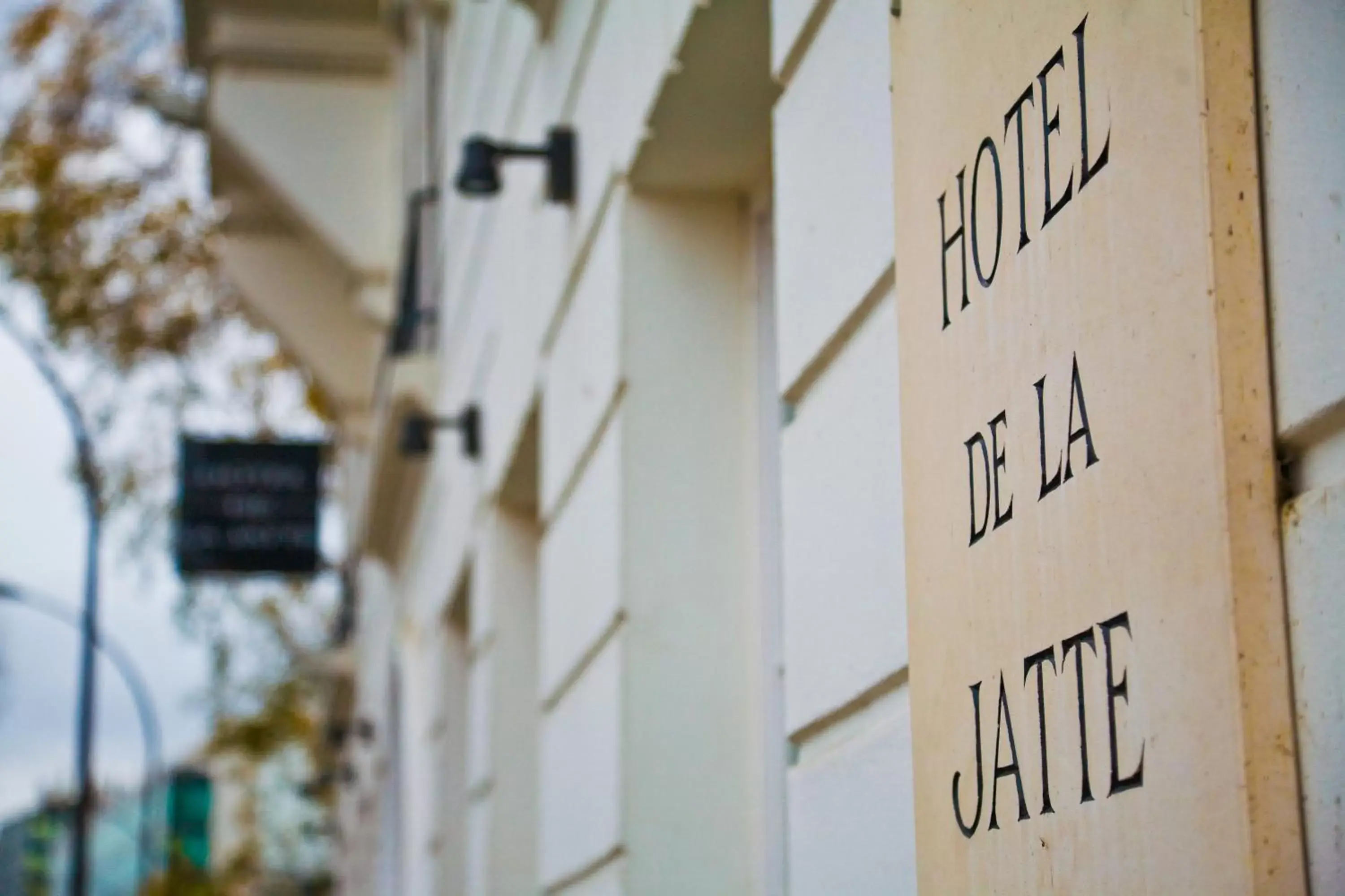 Property logo or sign in Hotel De La Jatte