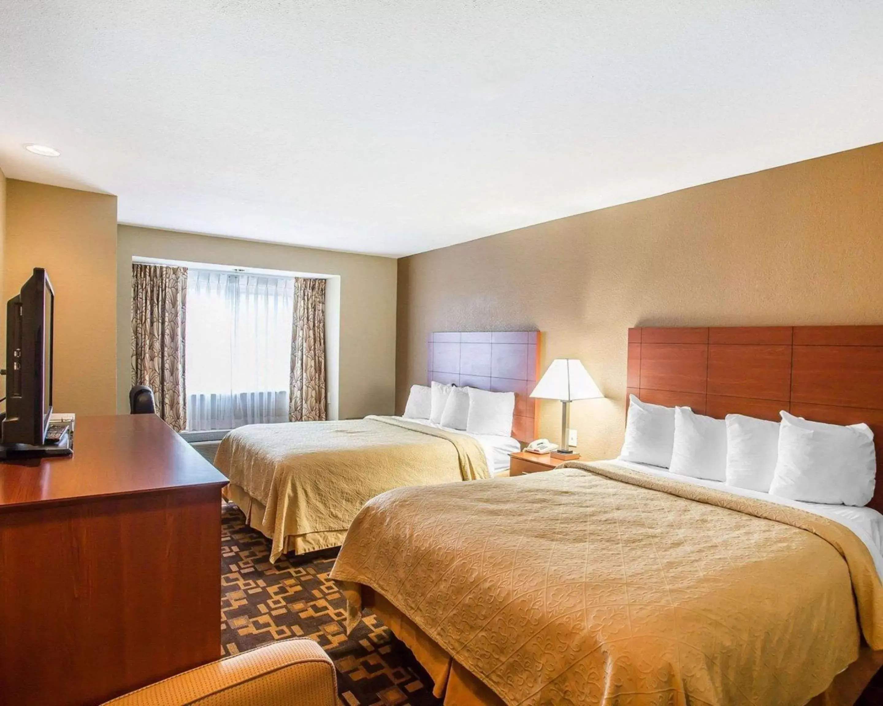 Photo of the whole room, Bed in Quality Inn & Suites Mt. Juliet