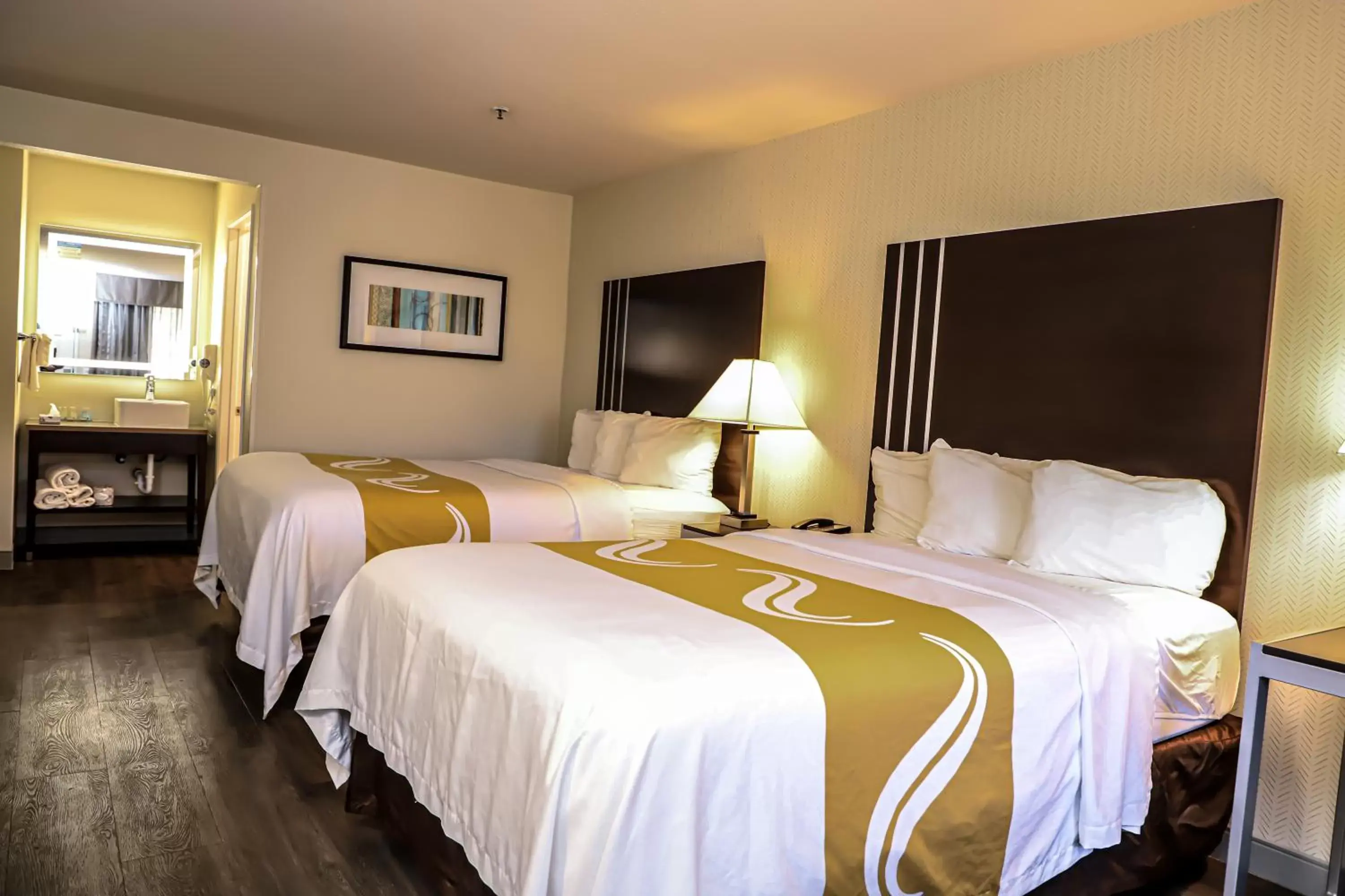 Bedroom, Bed in Quality Inn & Suites Camarillo-Oxnard