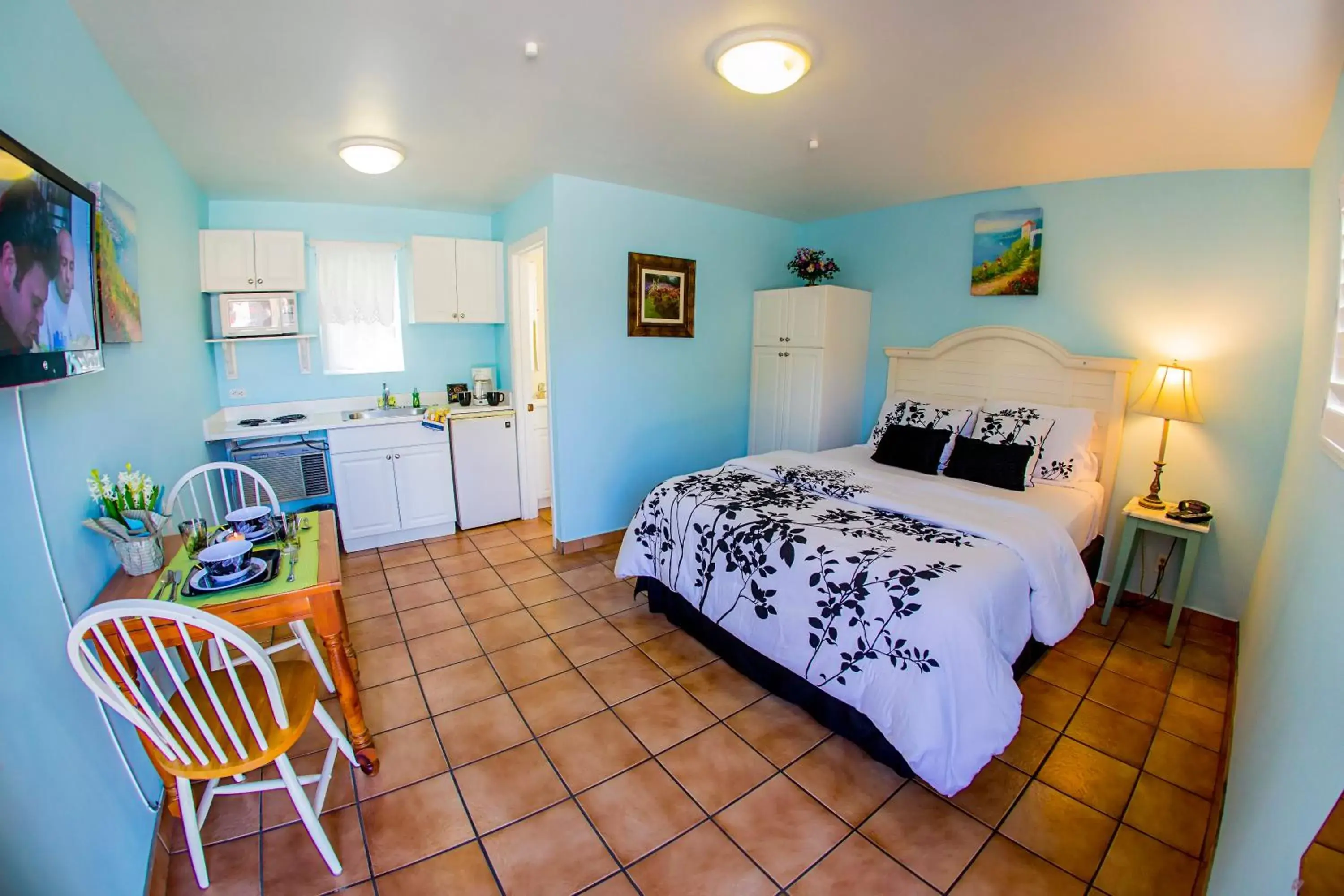 Bedroom in Leucadia Beach Inn