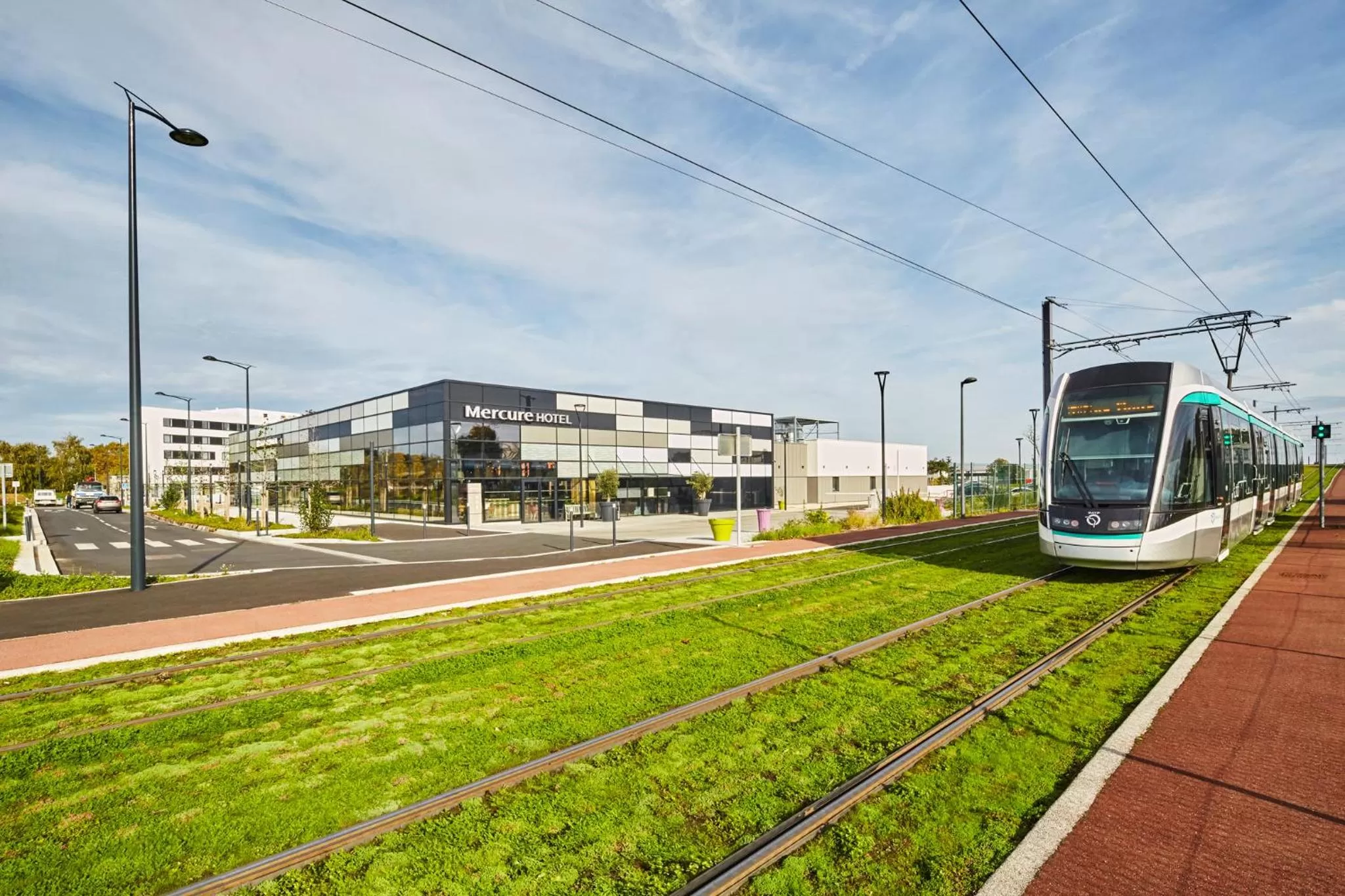 Facade/entrance in Mercure Paris Orly Airport