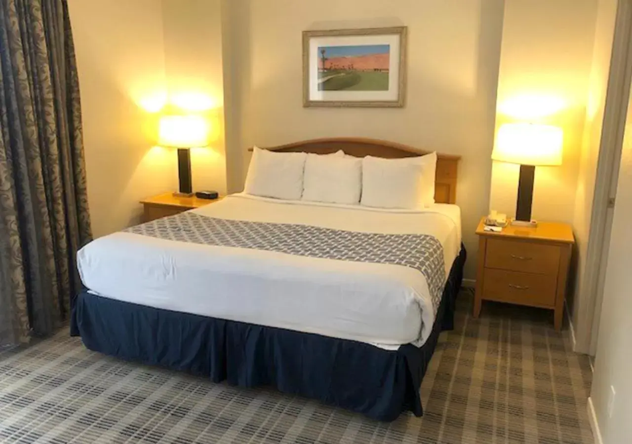 Bed in Vista Mirage Resort