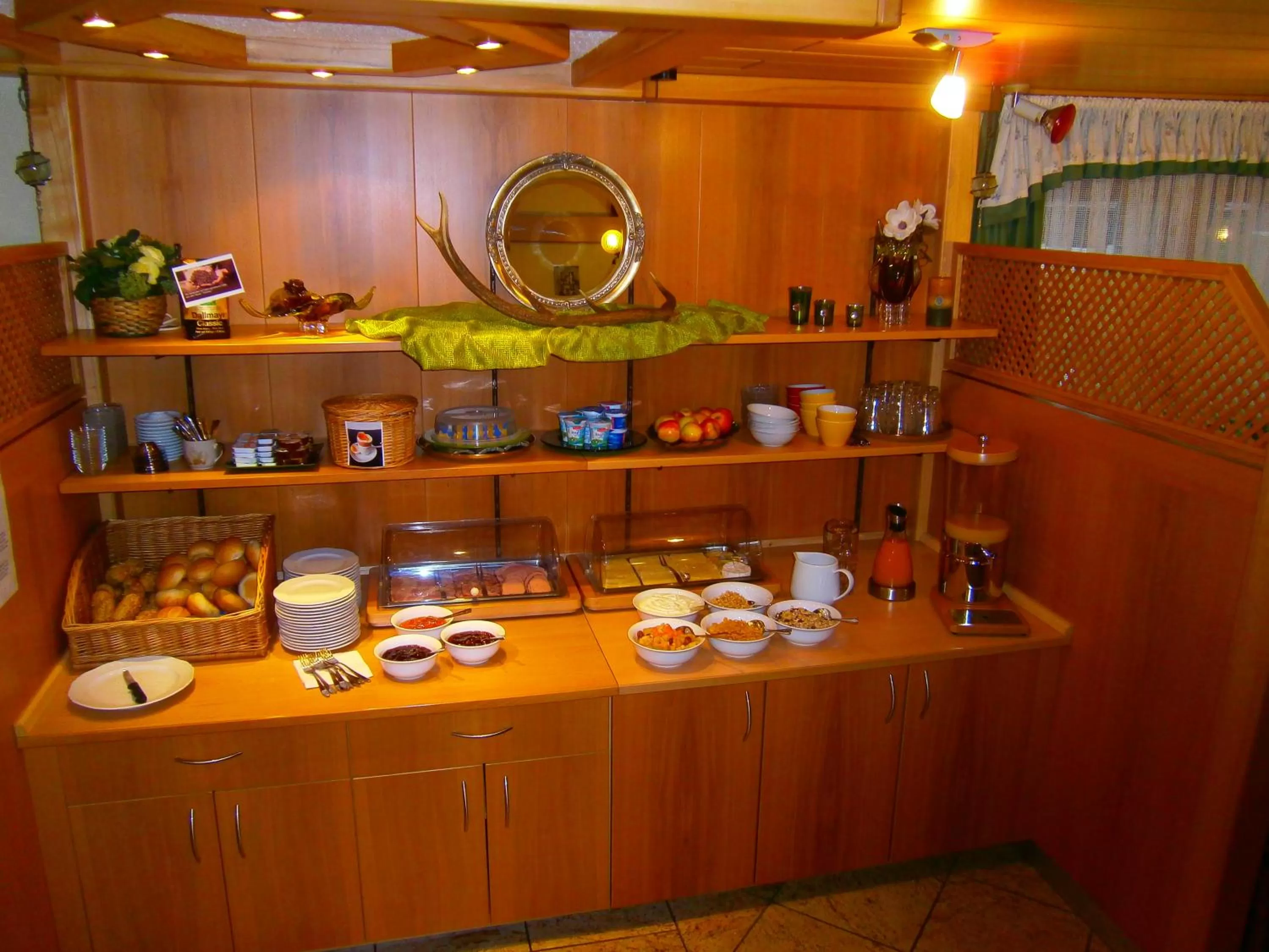 Buffet breakfast in GarniHotel - Arberblick