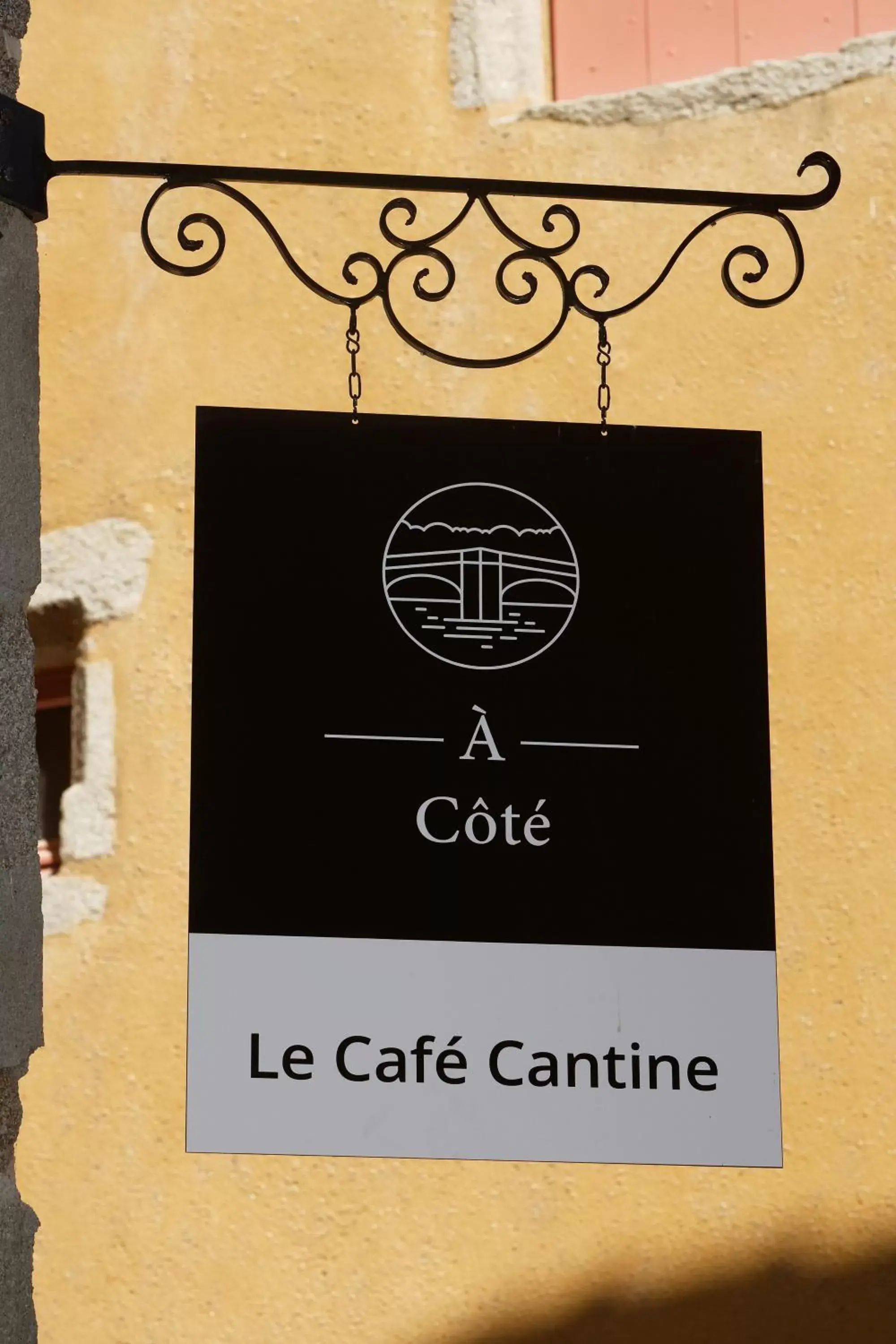 Restaurant/places to eat, Property Logo/Sign in Les Maisons du Pont