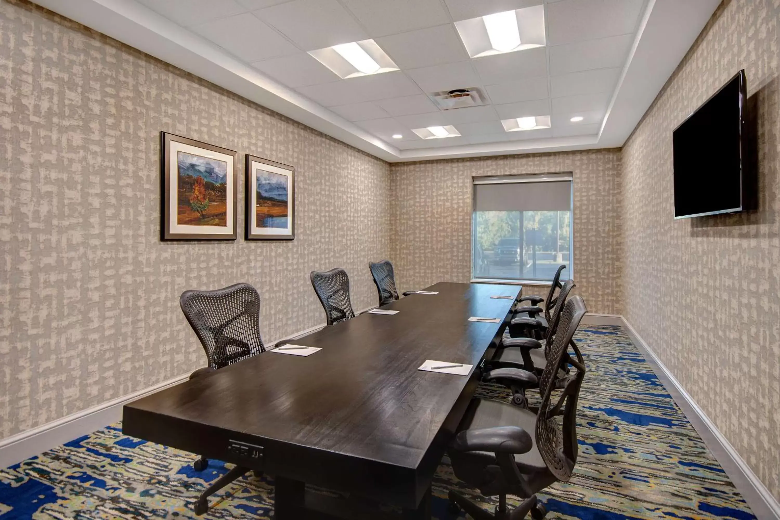 Meeting/conference room in Hilton Garden Inn Detroit Metro Airport