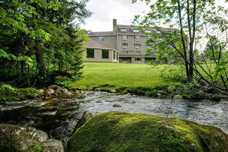 Facade/entrance in Snowy Owl Inn