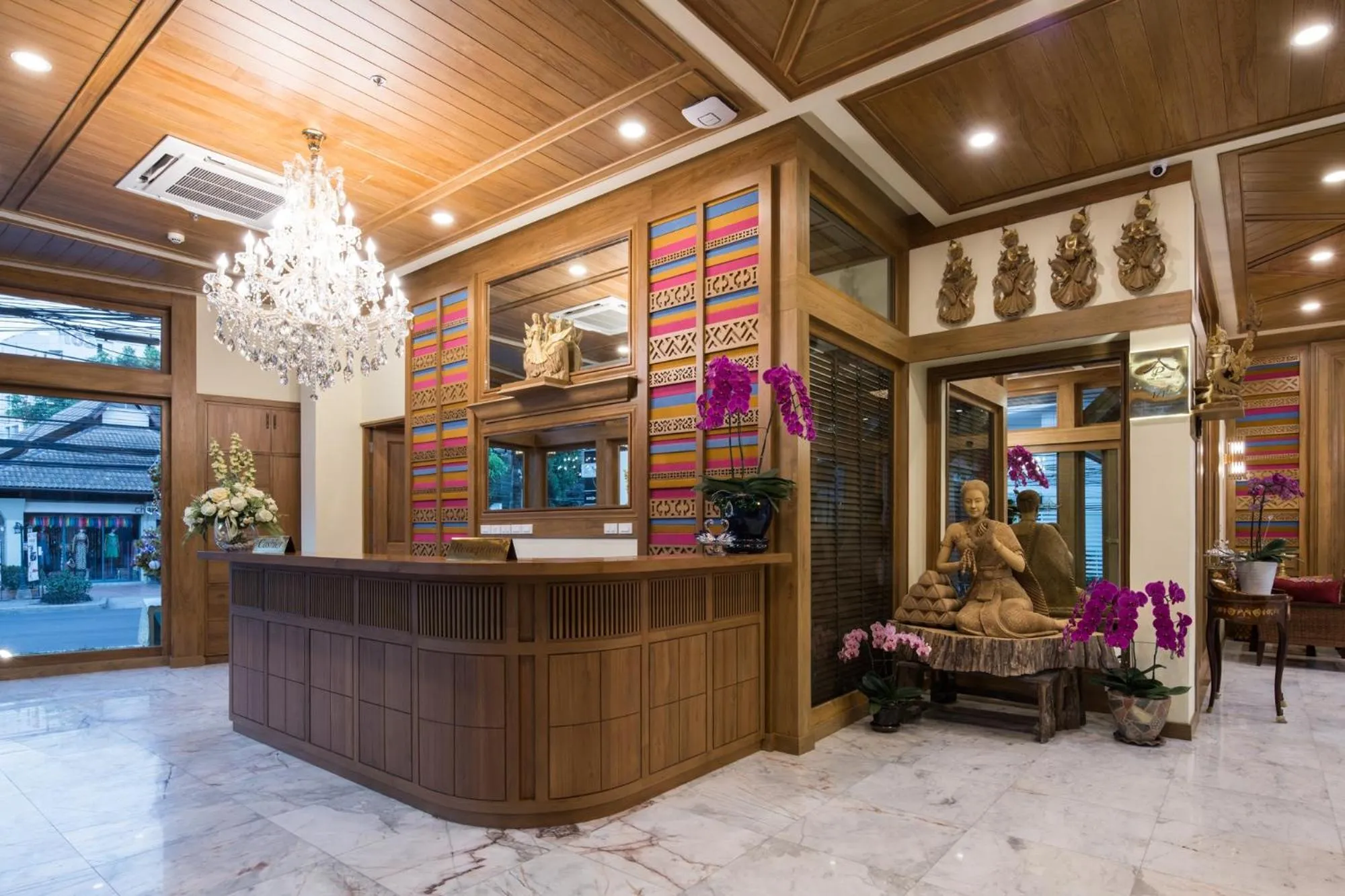 Lobby or reception in Peak Nimman Prestige Hotel