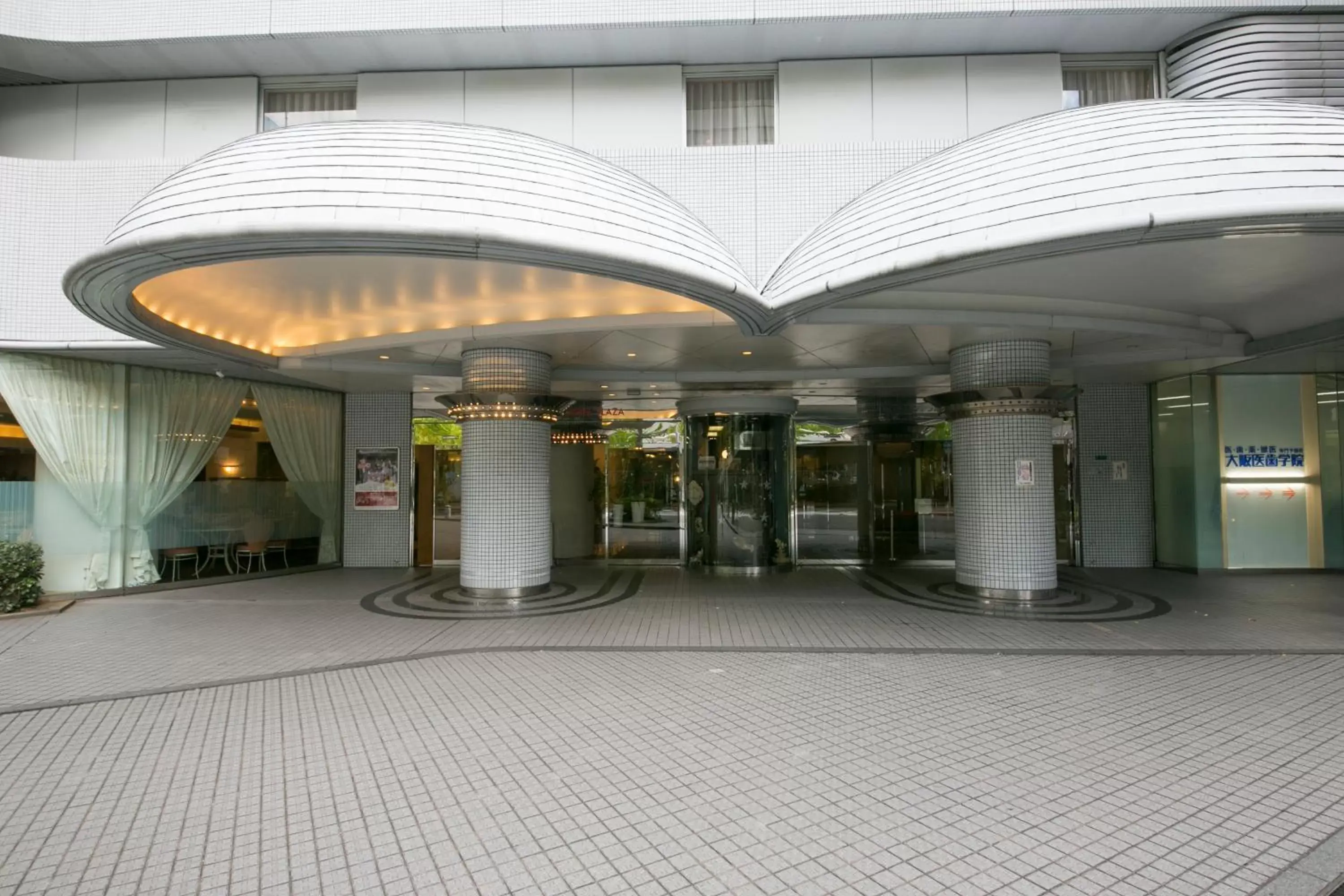 Facade/entrance in Shin Osaka Washington Hotel Plaza