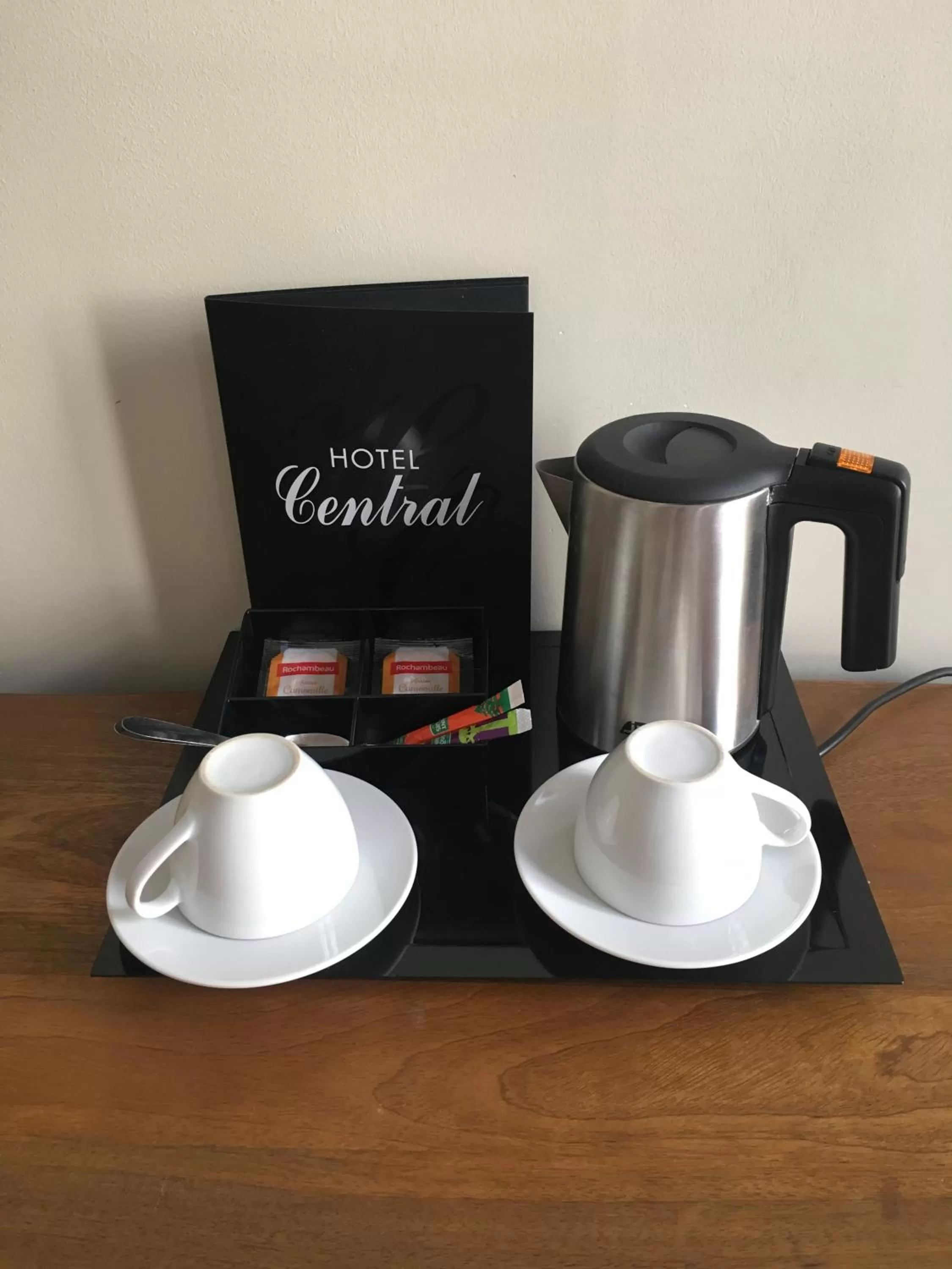 Coffee/tea facilities in Hôtel Central