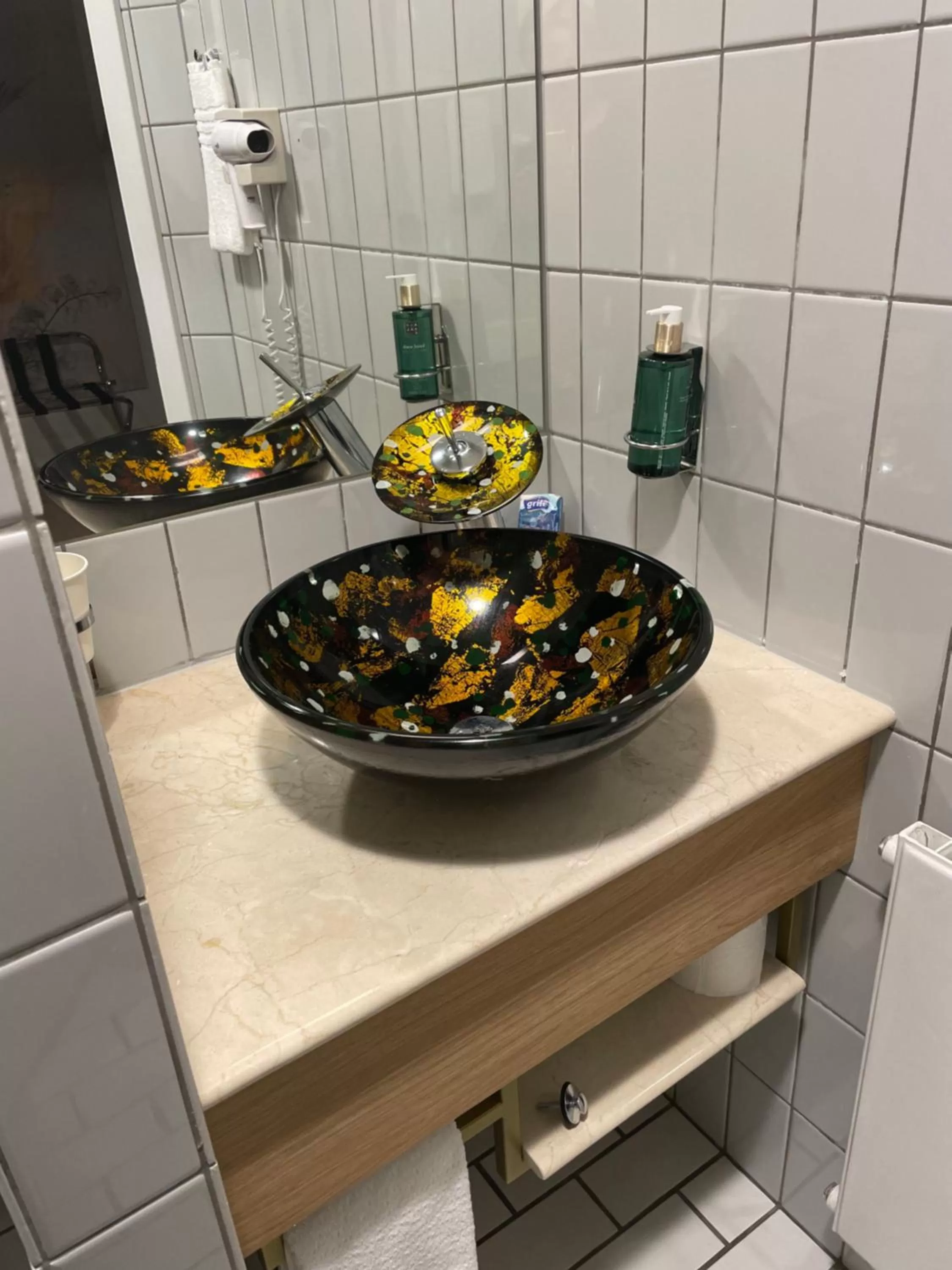 Bathroom in City Hotel Nattergalen