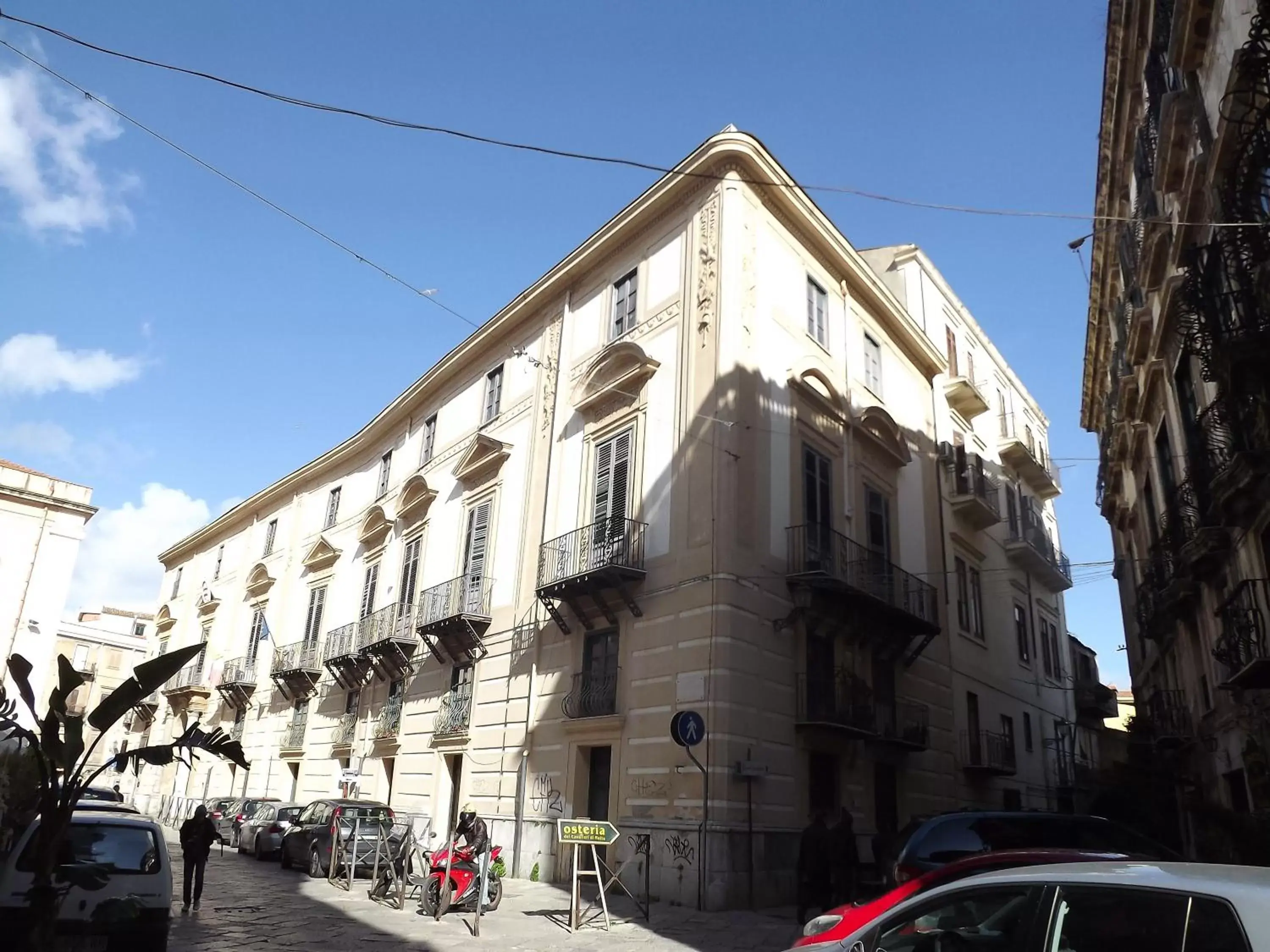 Facade/entrance, Property Building in I Cavalieri di Malta