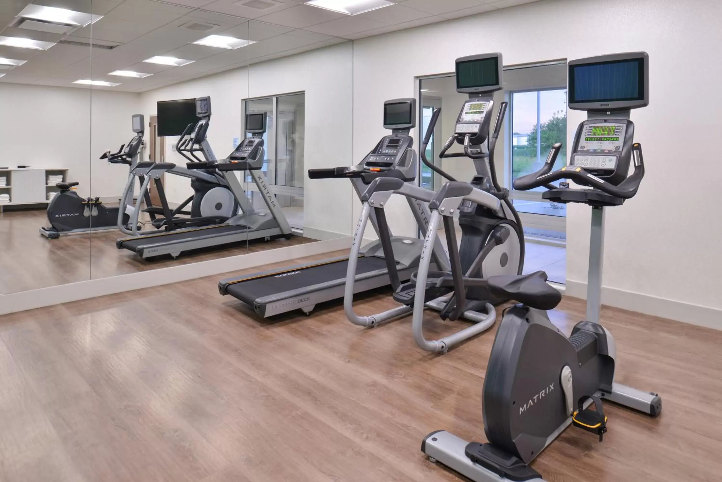 Fitness centre/facilities, Fitness Center/Facilities in Holiday Inn Express & Suites Omaha Airport, an IHG Hotel