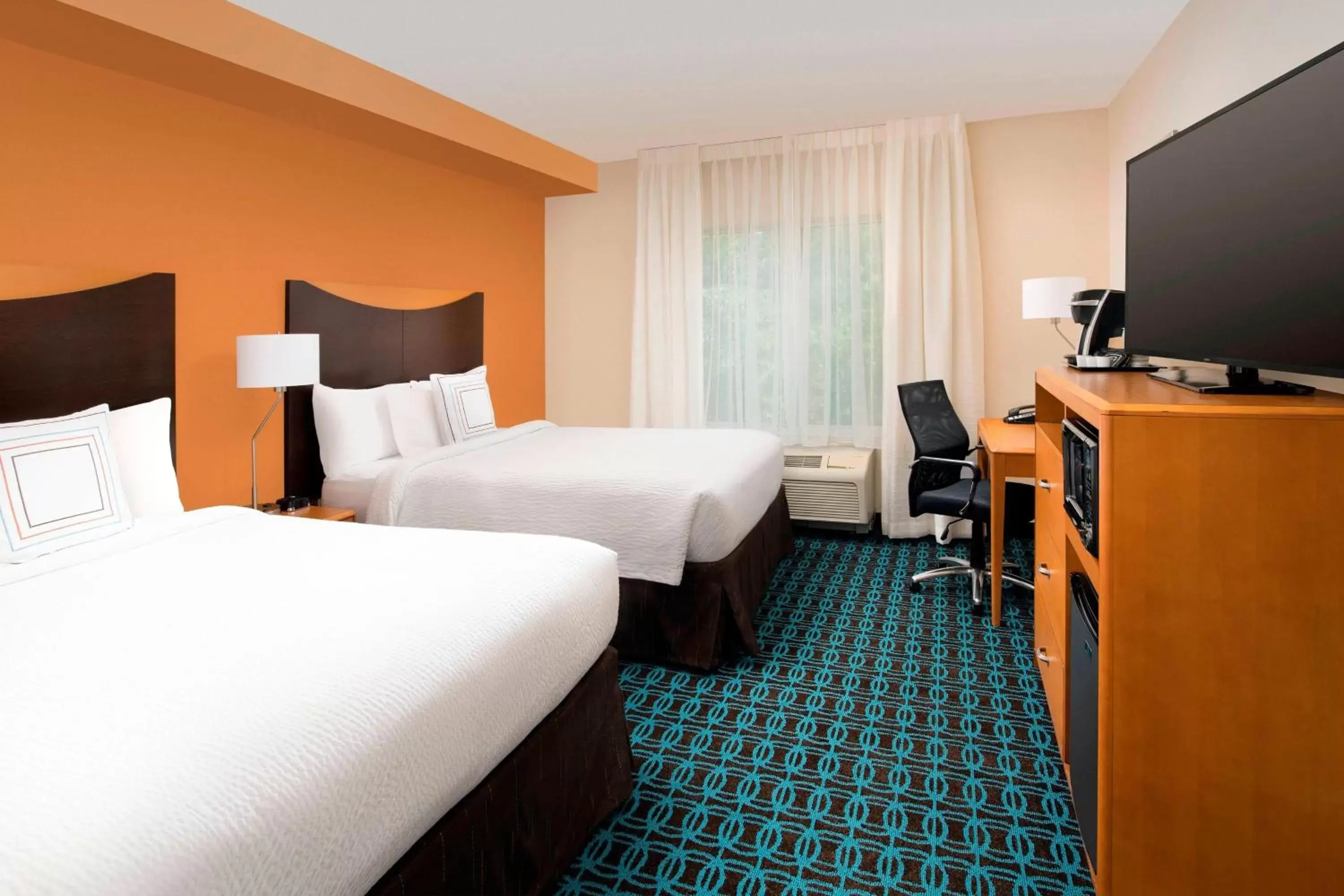 Photo of the whole room, Bed in Fairfield Inn & Suites-Washington DC