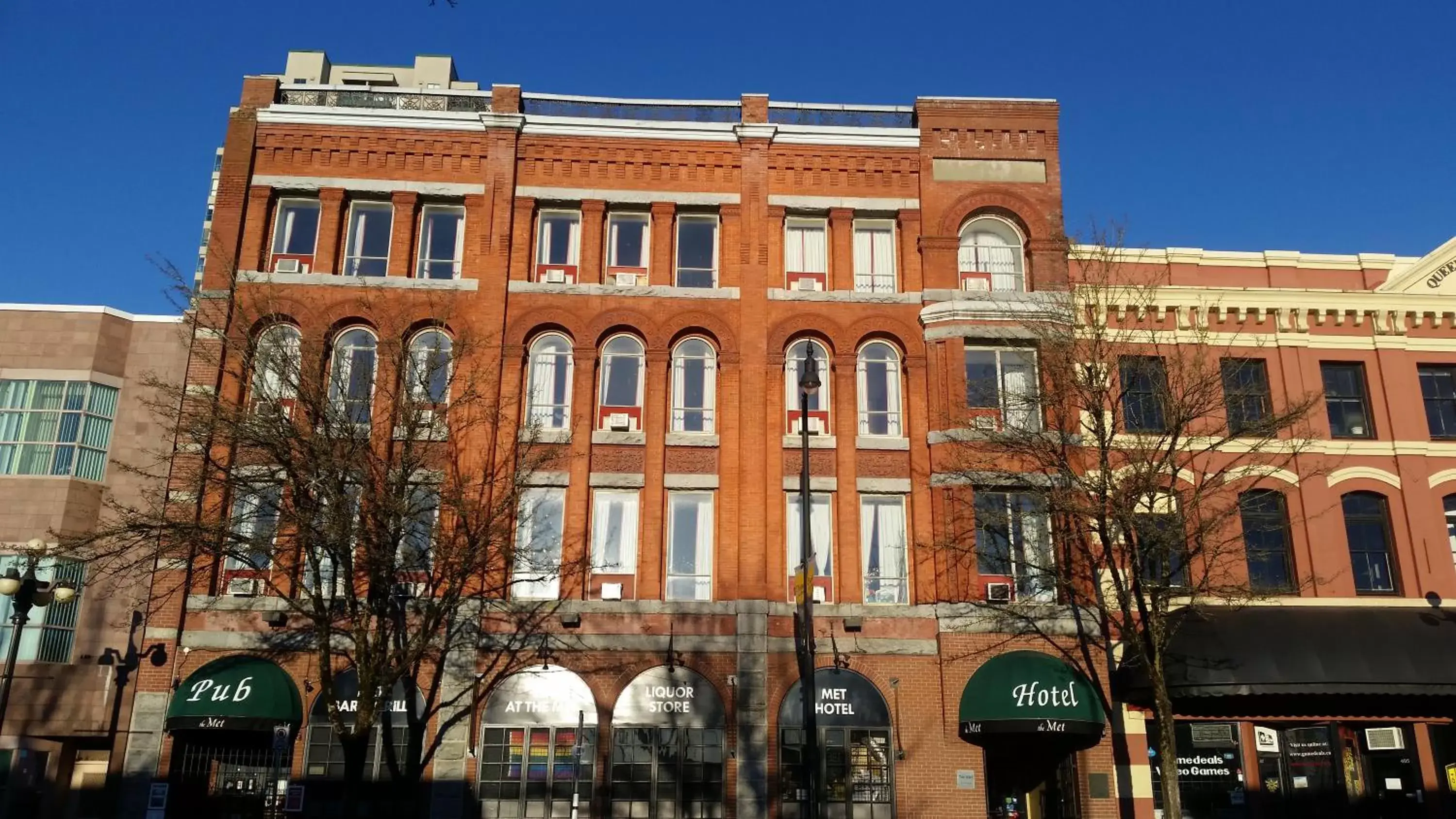 Property Building in The Met Hotel