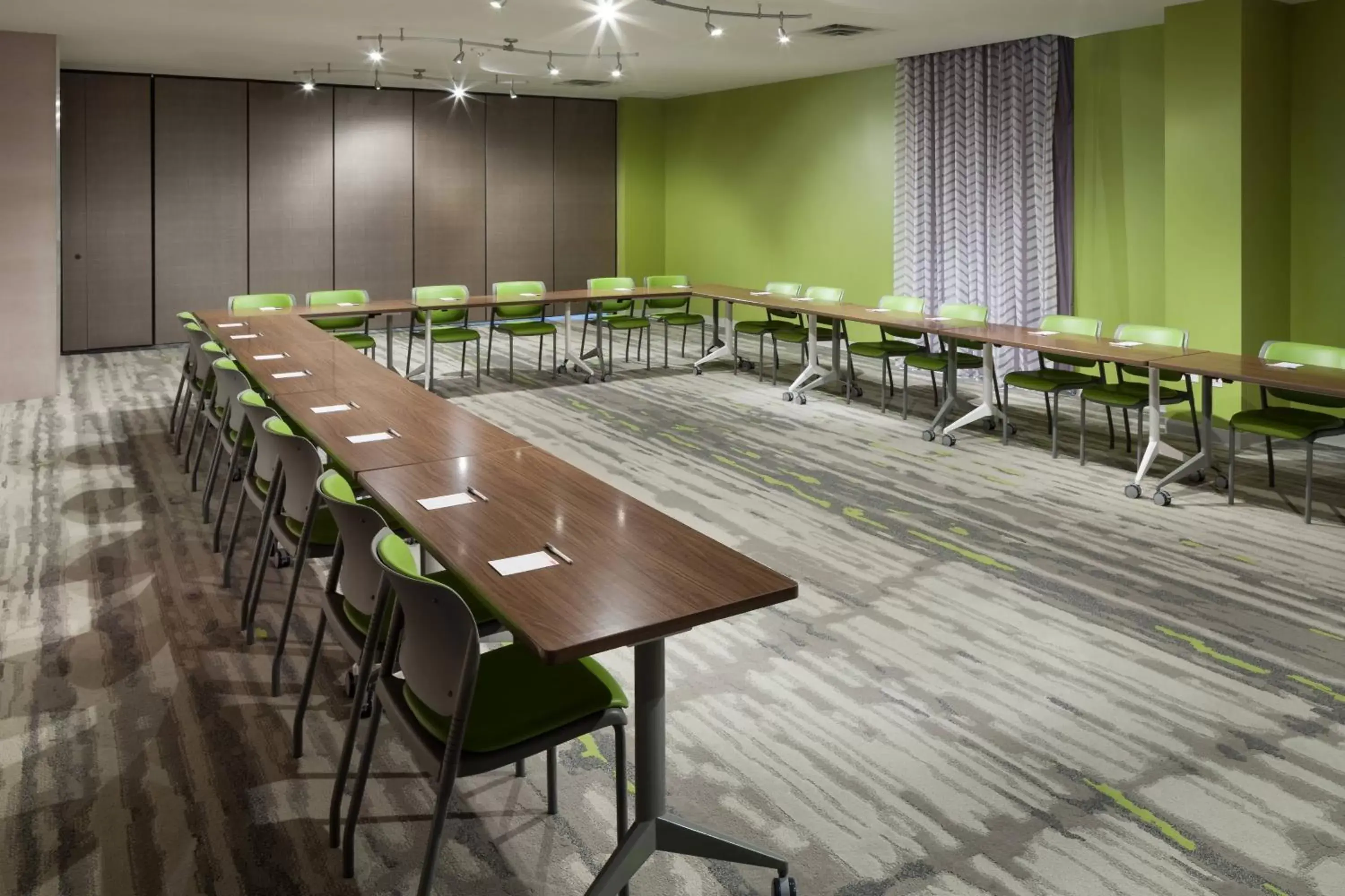 Meeting/conference room in TownePlace Suites by Marriott Orlando at SeaWorld