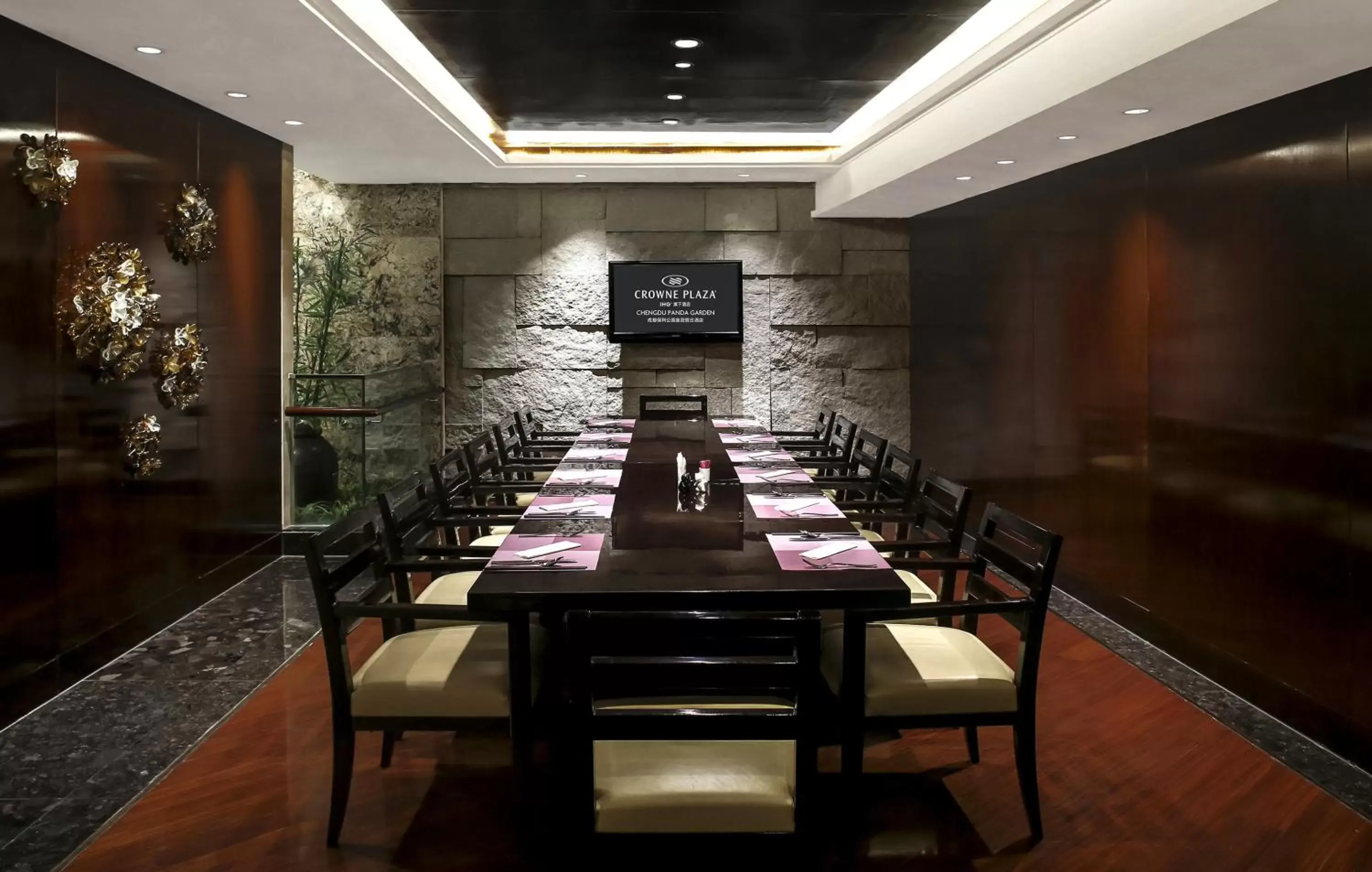 Restaurant/Places to Eat in Crowne Plaza Chengdu Panda Garden, an IHG Hotel