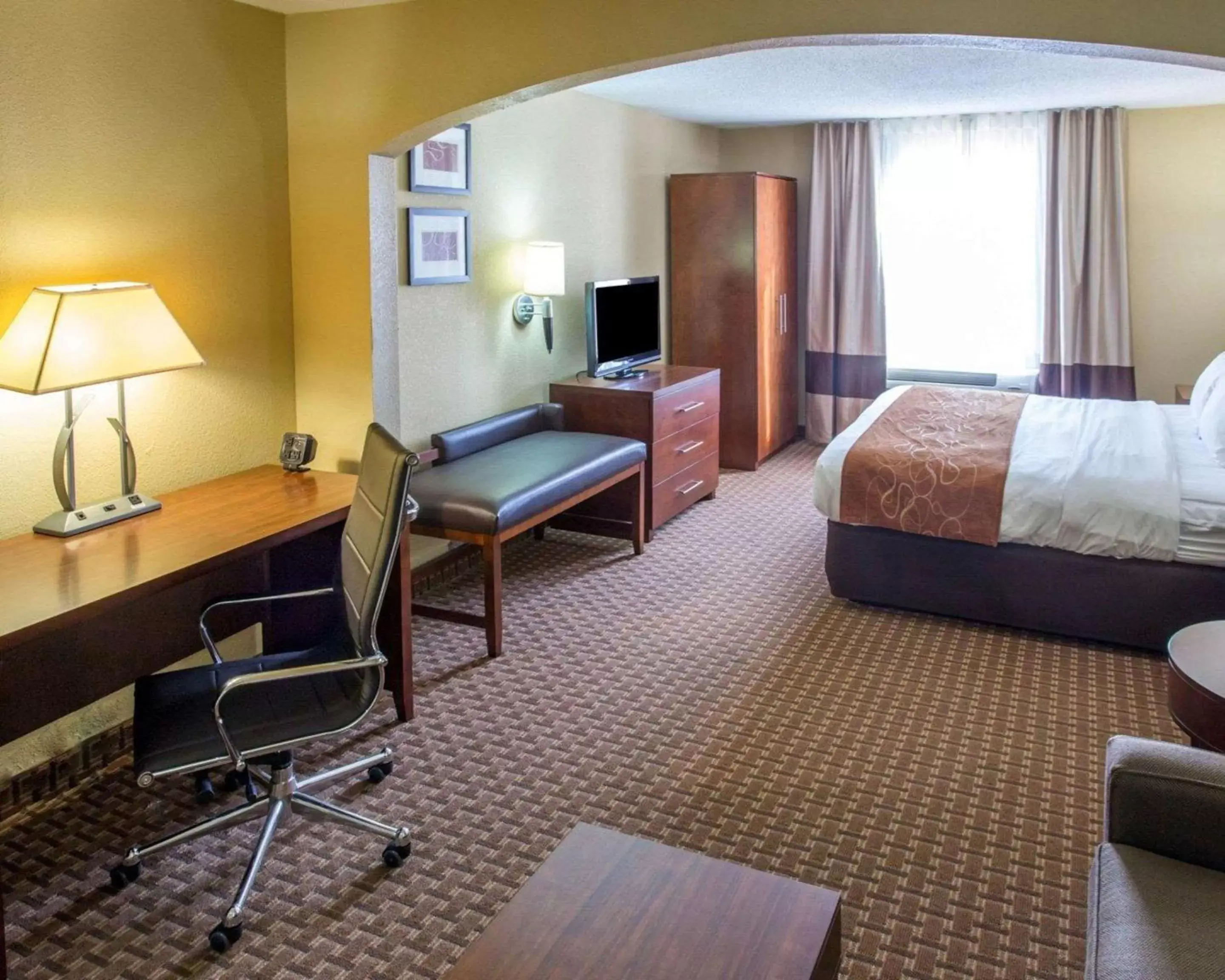 Photo of the whole room in Comfort Suites Port Allen - Baton Rouge
