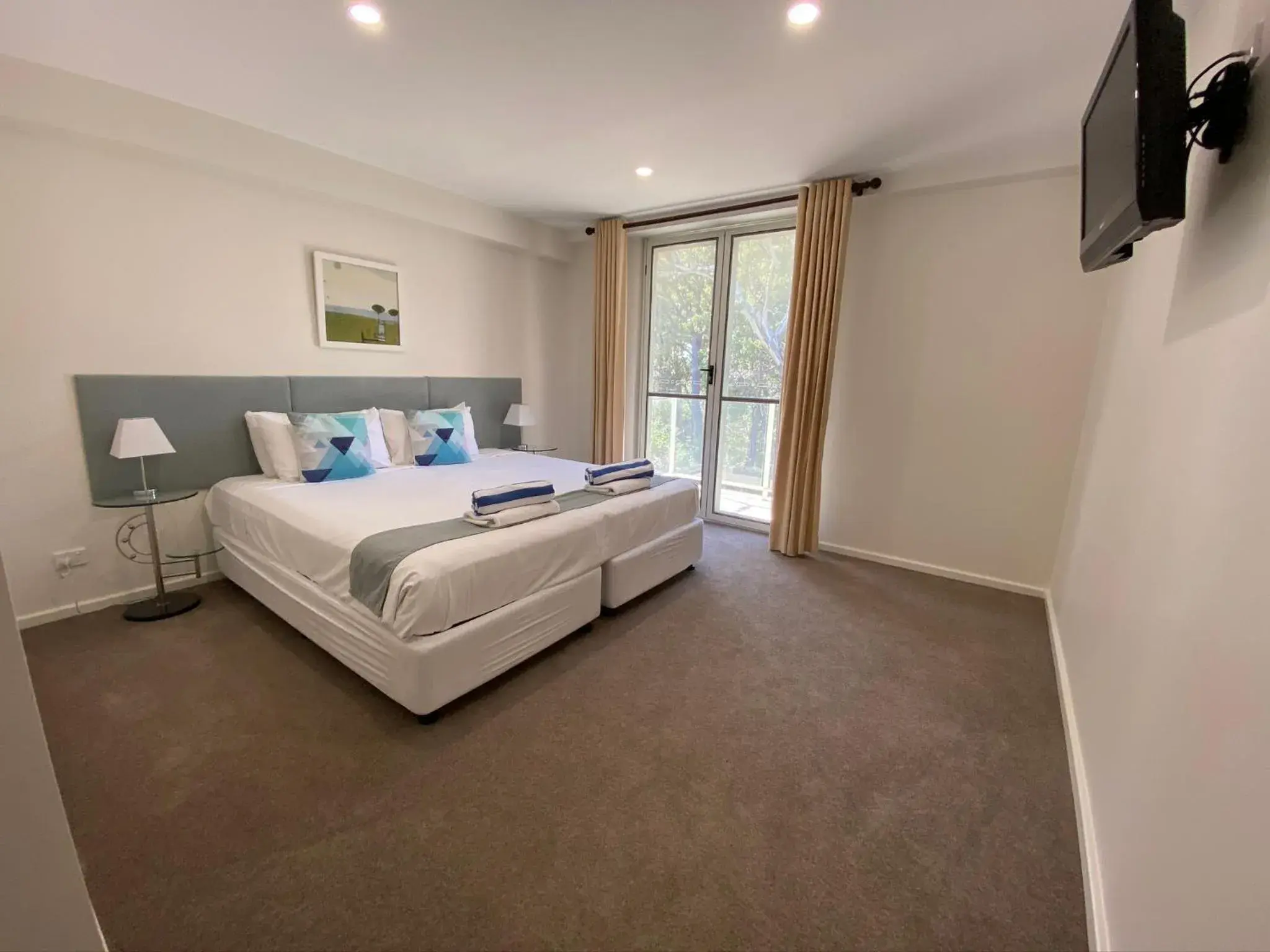 Bedroom in Mantra Nelson Bay