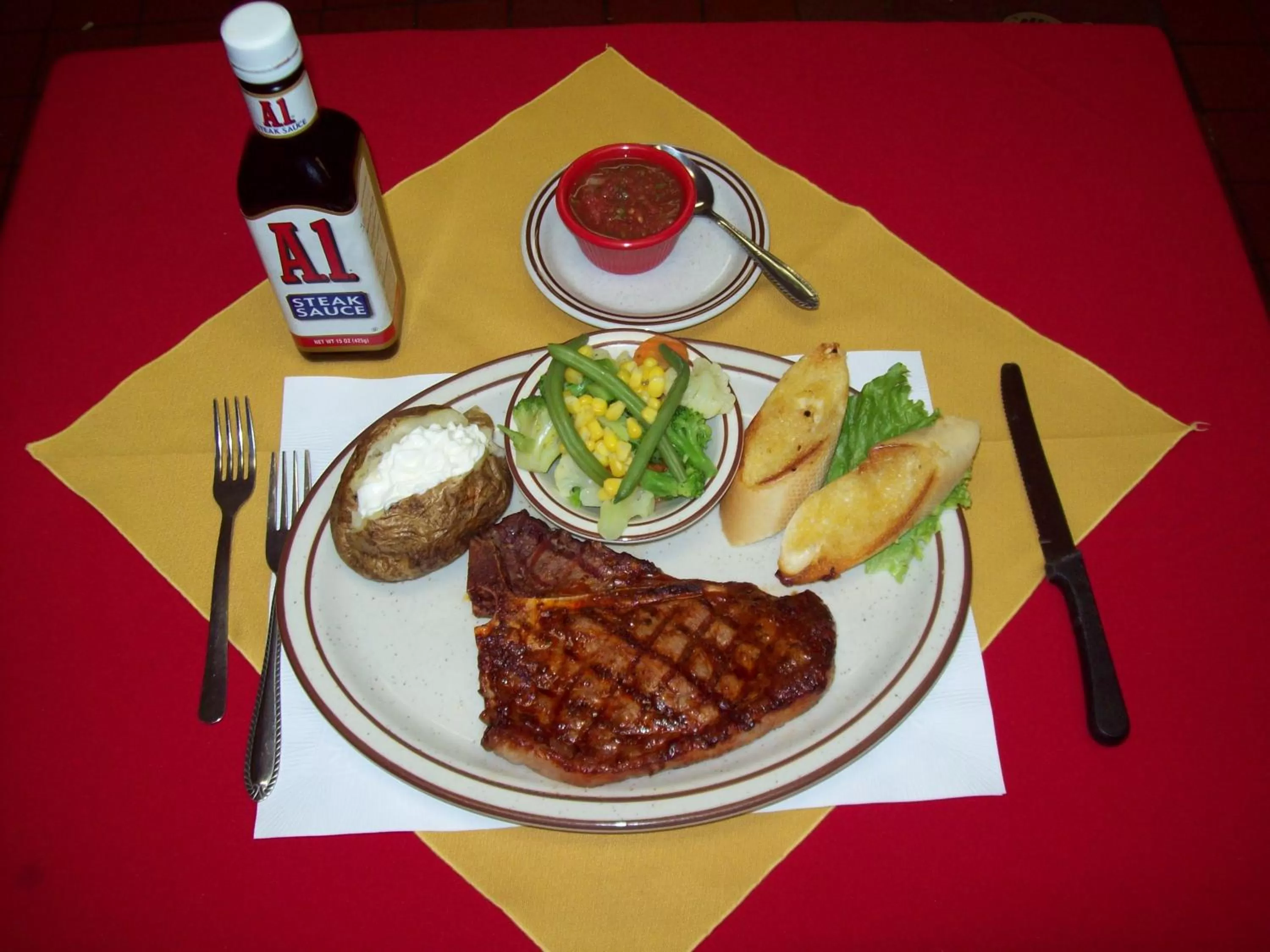 Food in Howard Johnson by Wyndham Raton