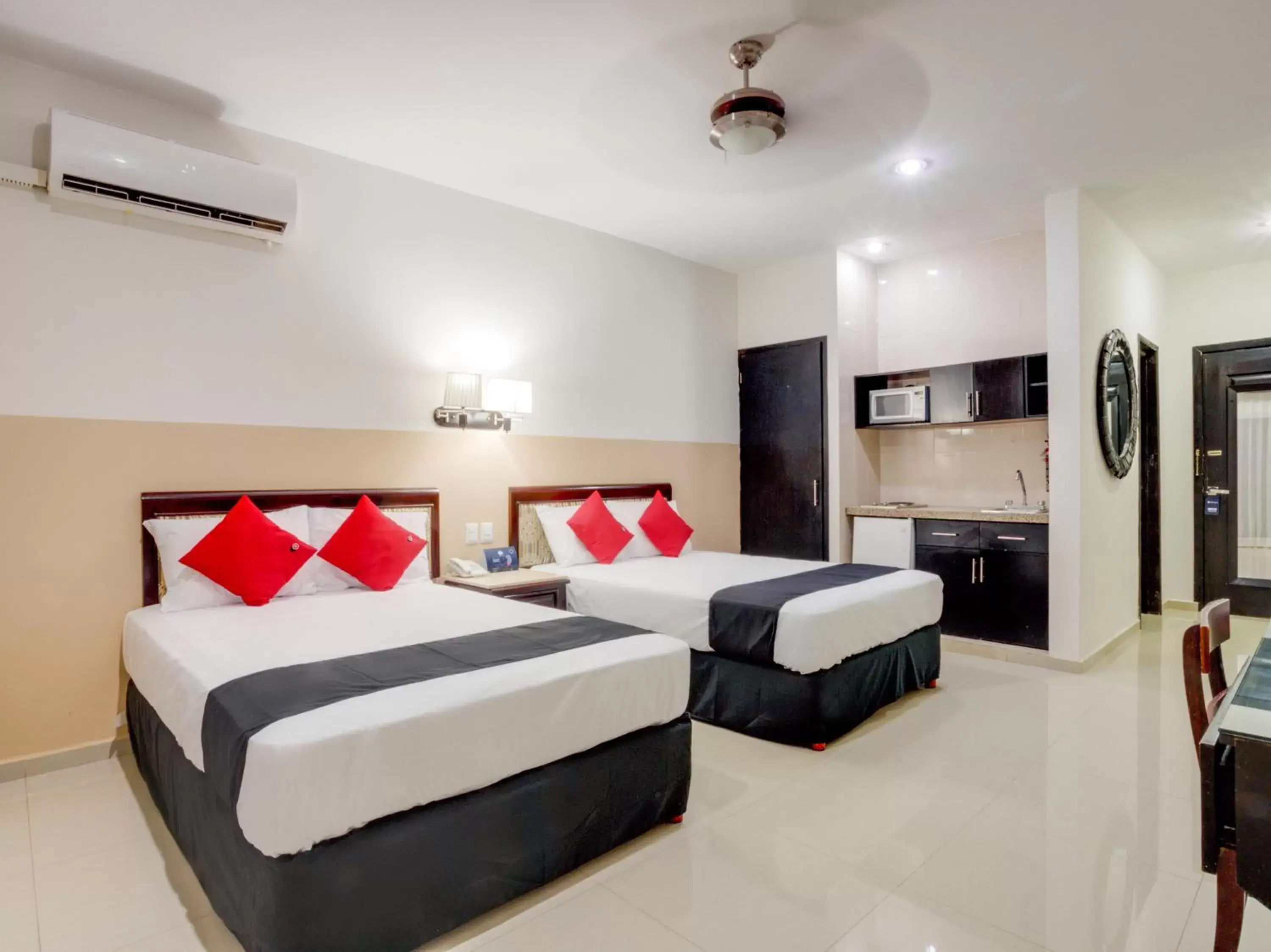Superior Double Room with Two Double Beds in Hotel Siglo 21