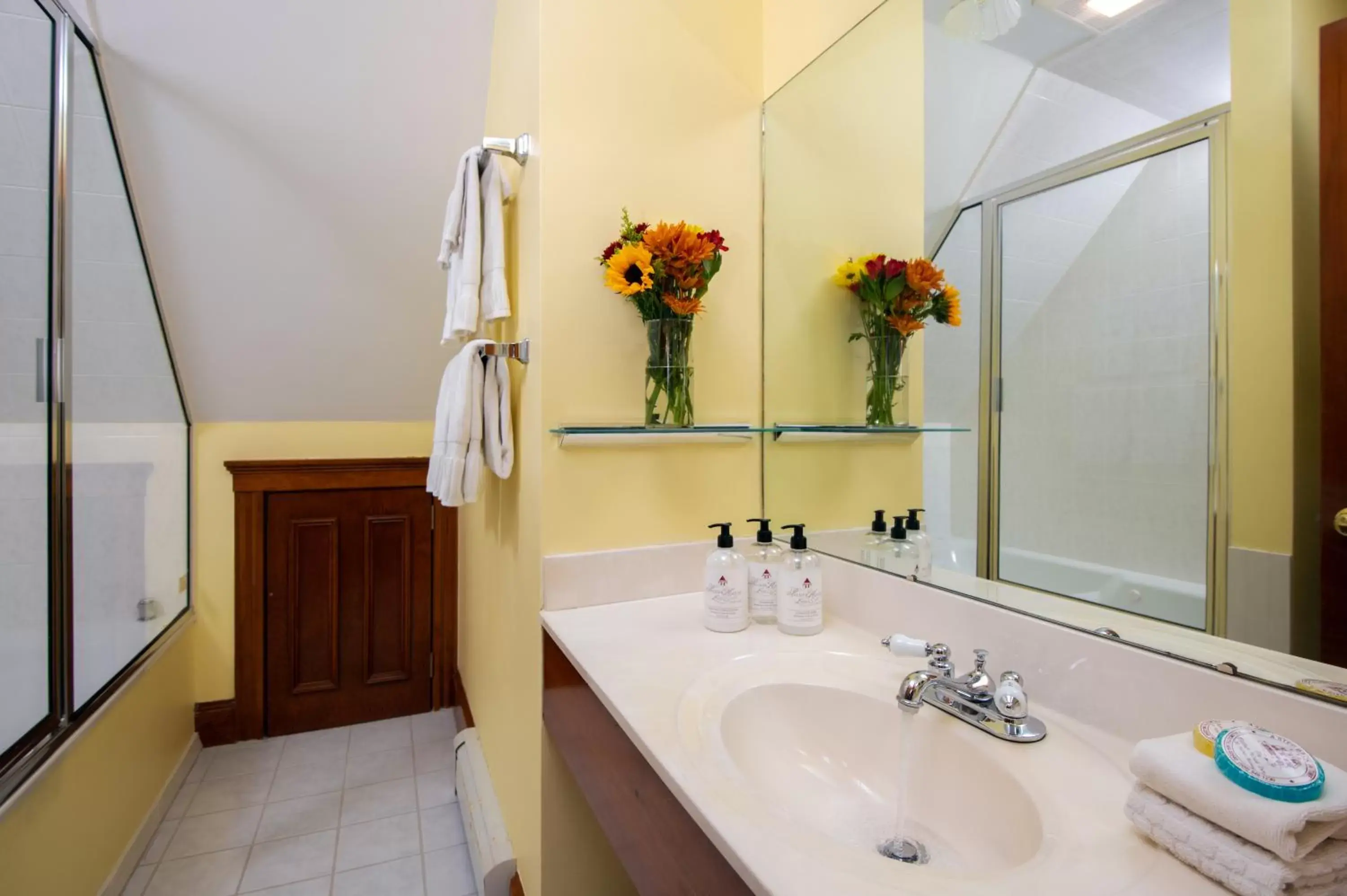 Bathroom in Palmer House Inn