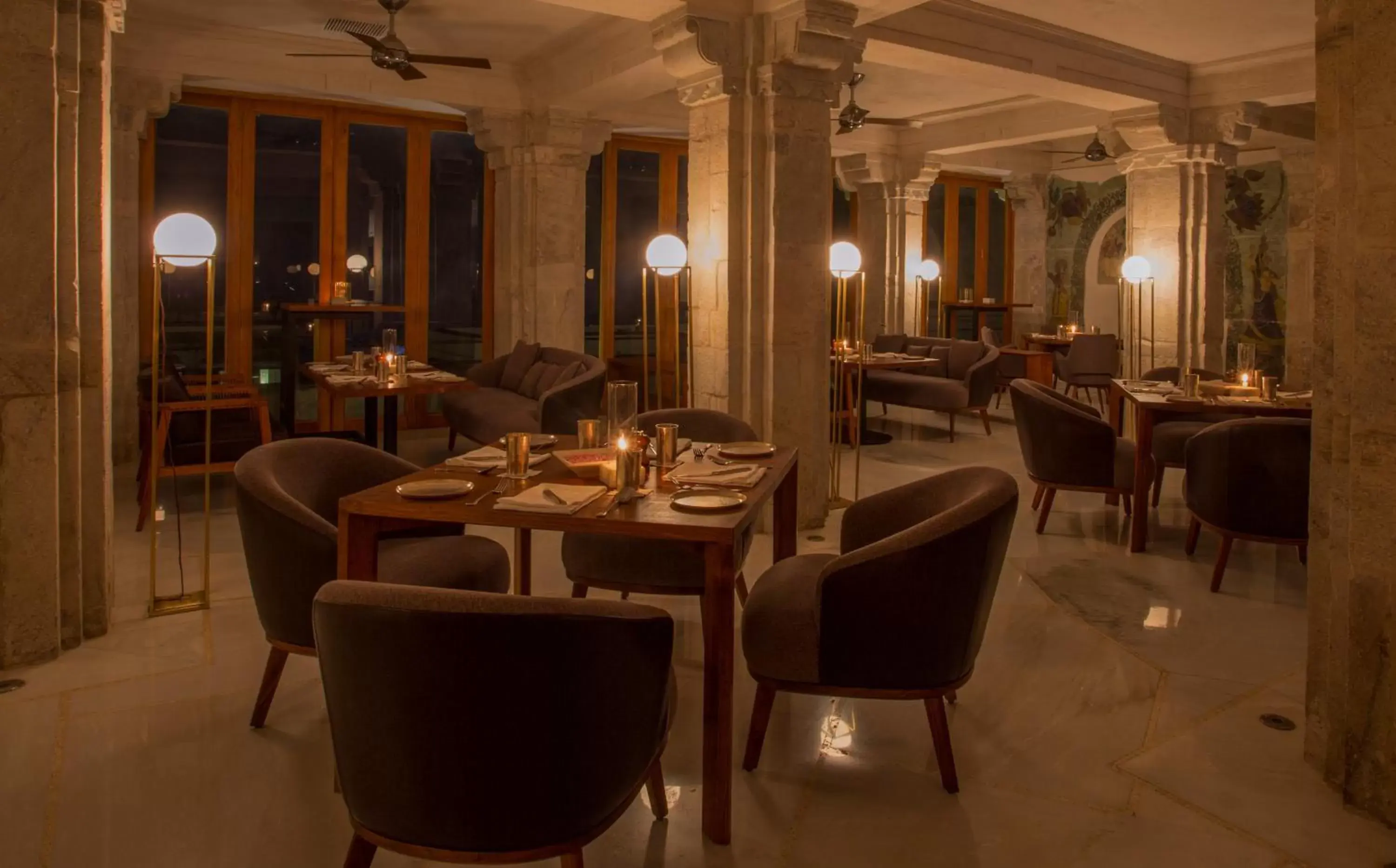 Restaurant/Places to Eat in RAAS Devigarh