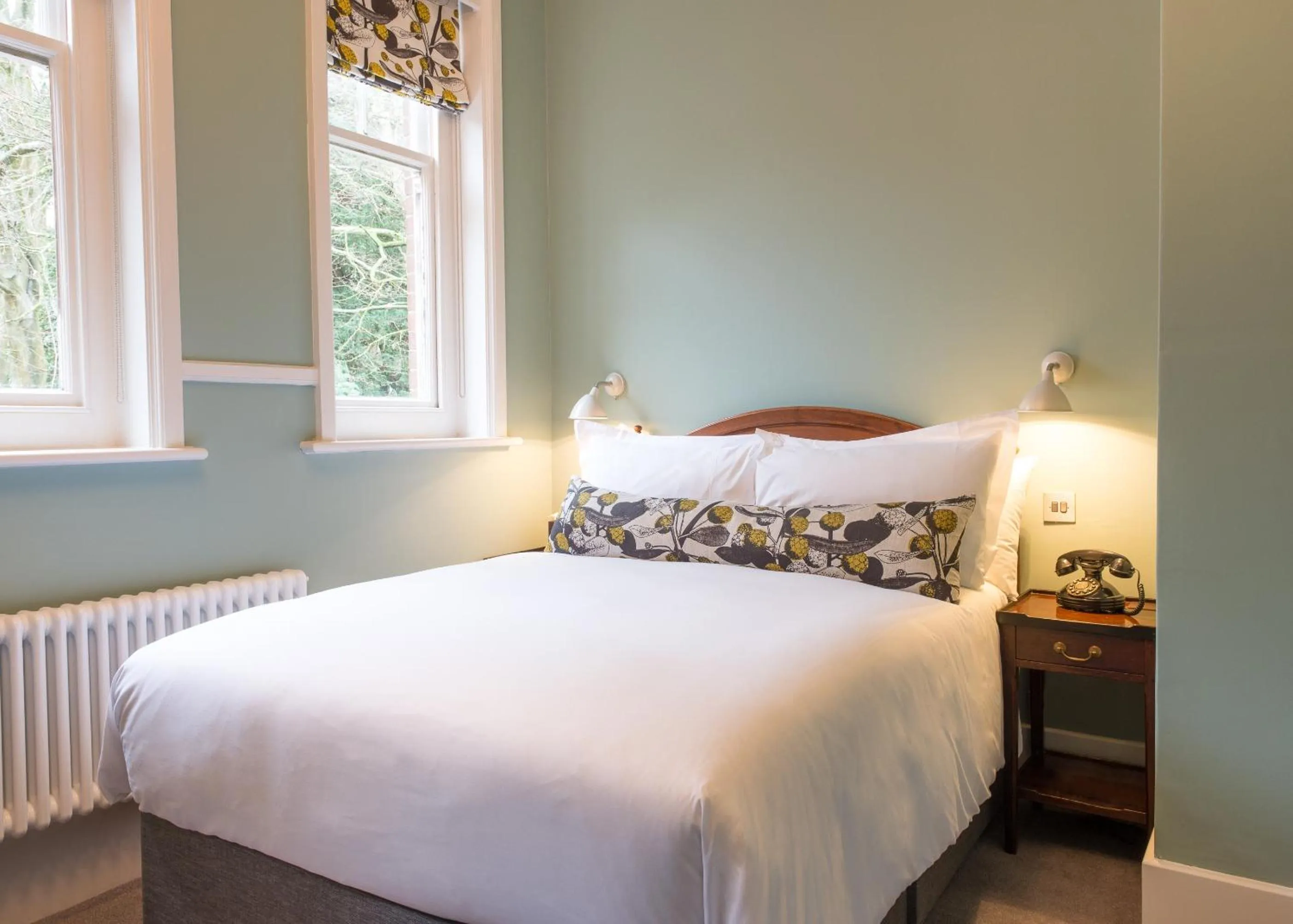 Bedroom, Bed in Burley Manor