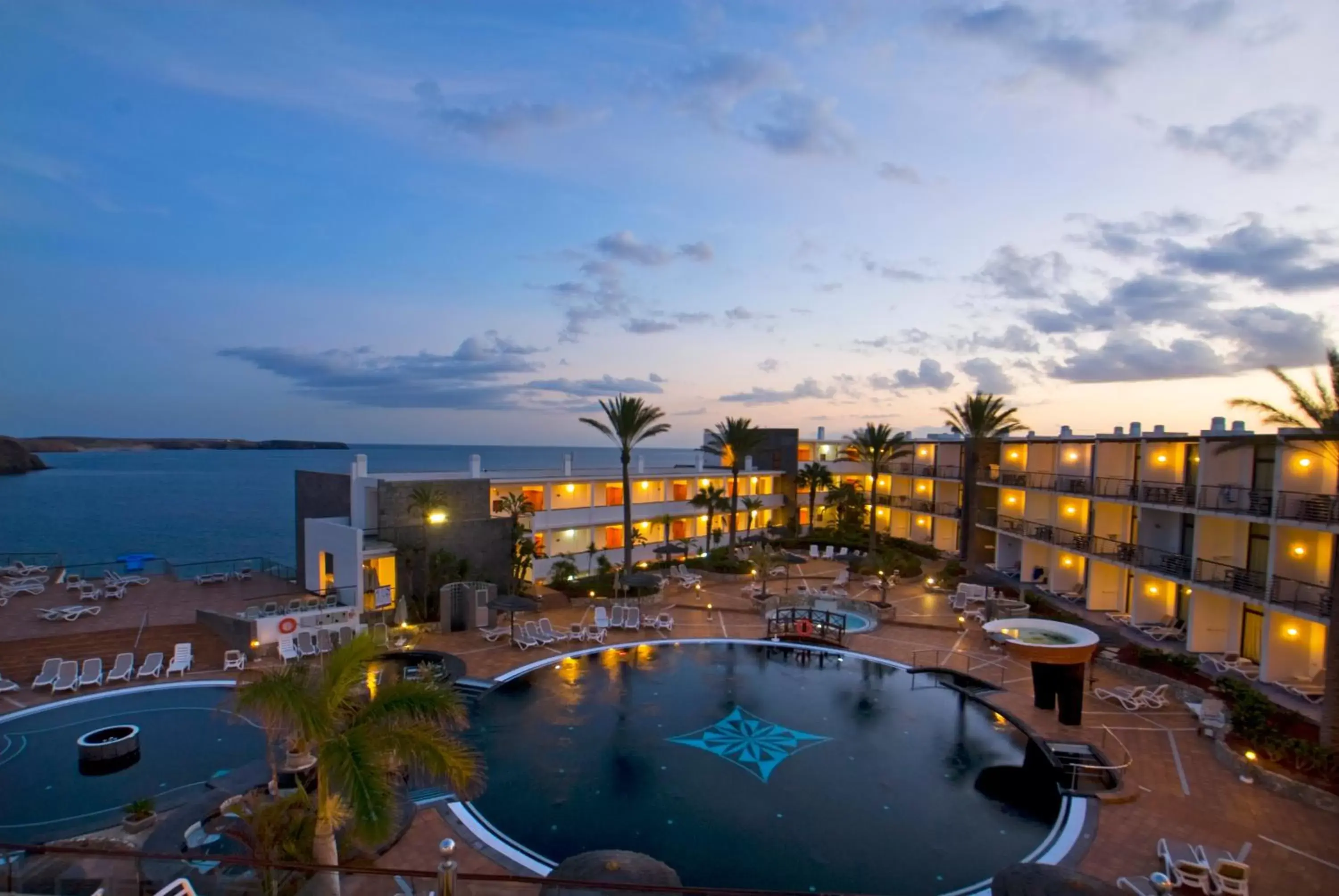 Swimming pool in Hotel Mirador Papagayo by LIVVO