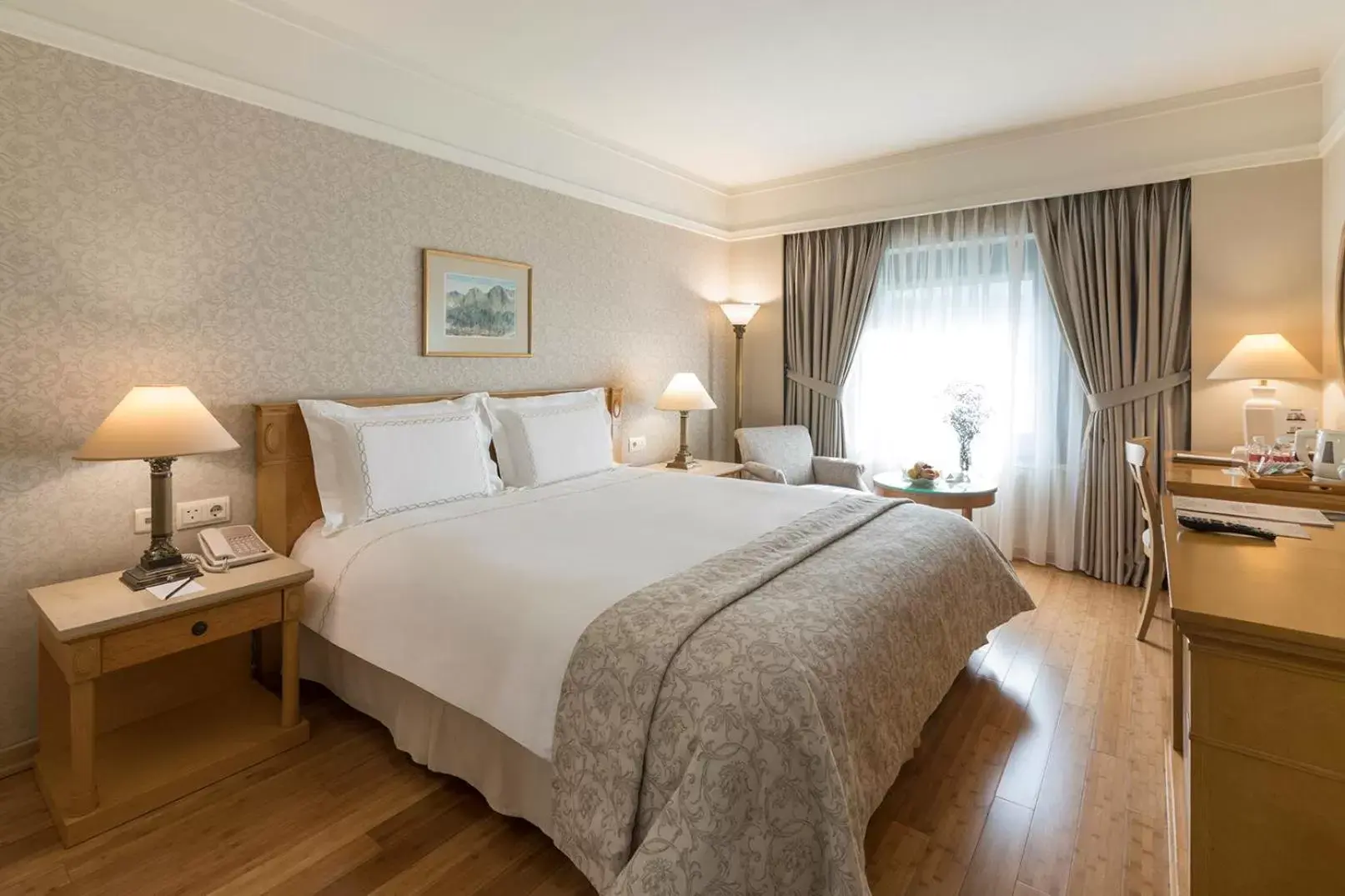 Bed in Zorlu Grand Hotel Trabzon