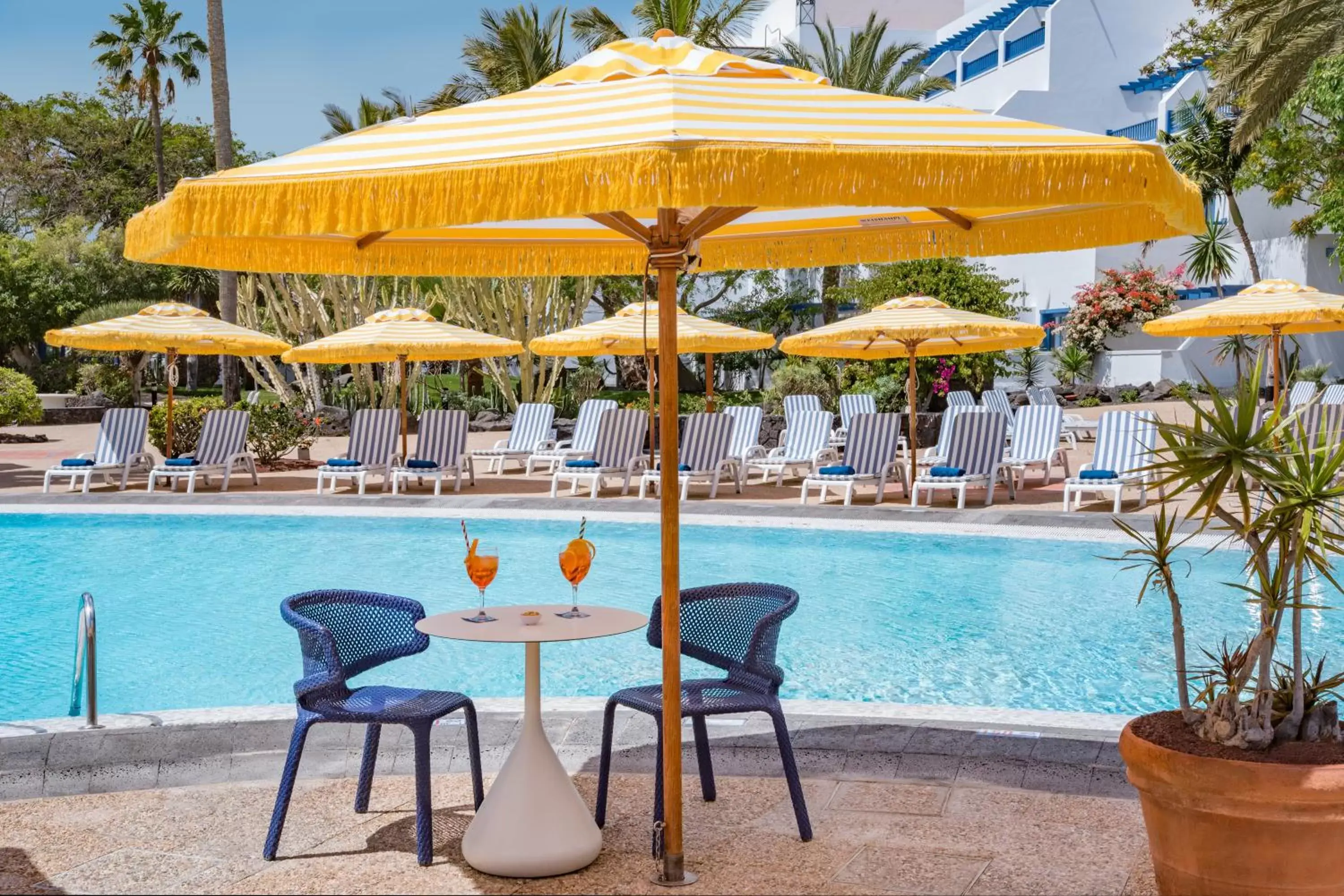 Lounge or bar, Swimming Pool in Seaside Los Jameos