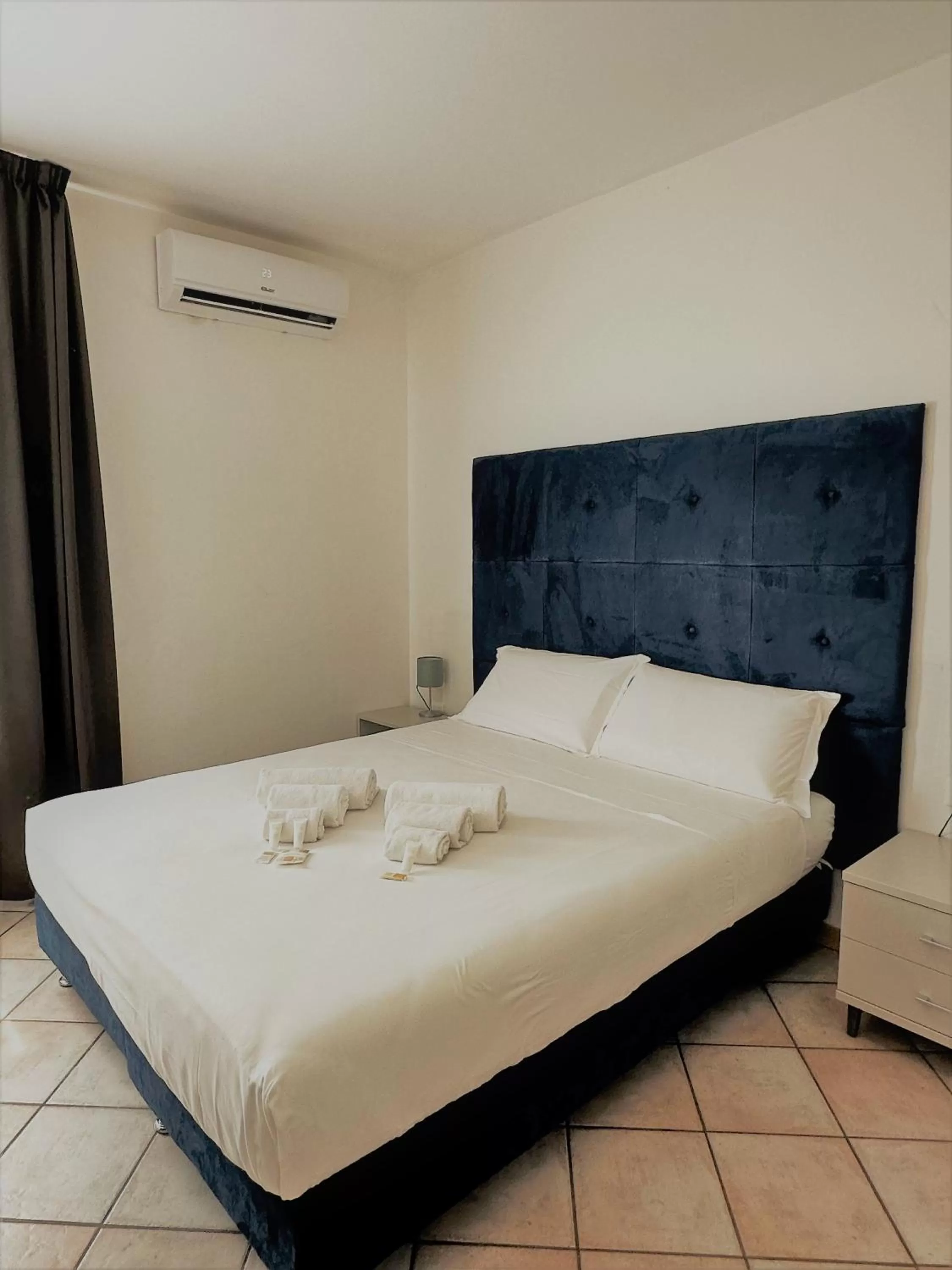 Bedroom, Bed in Hotel The Flash - Venturina Terme