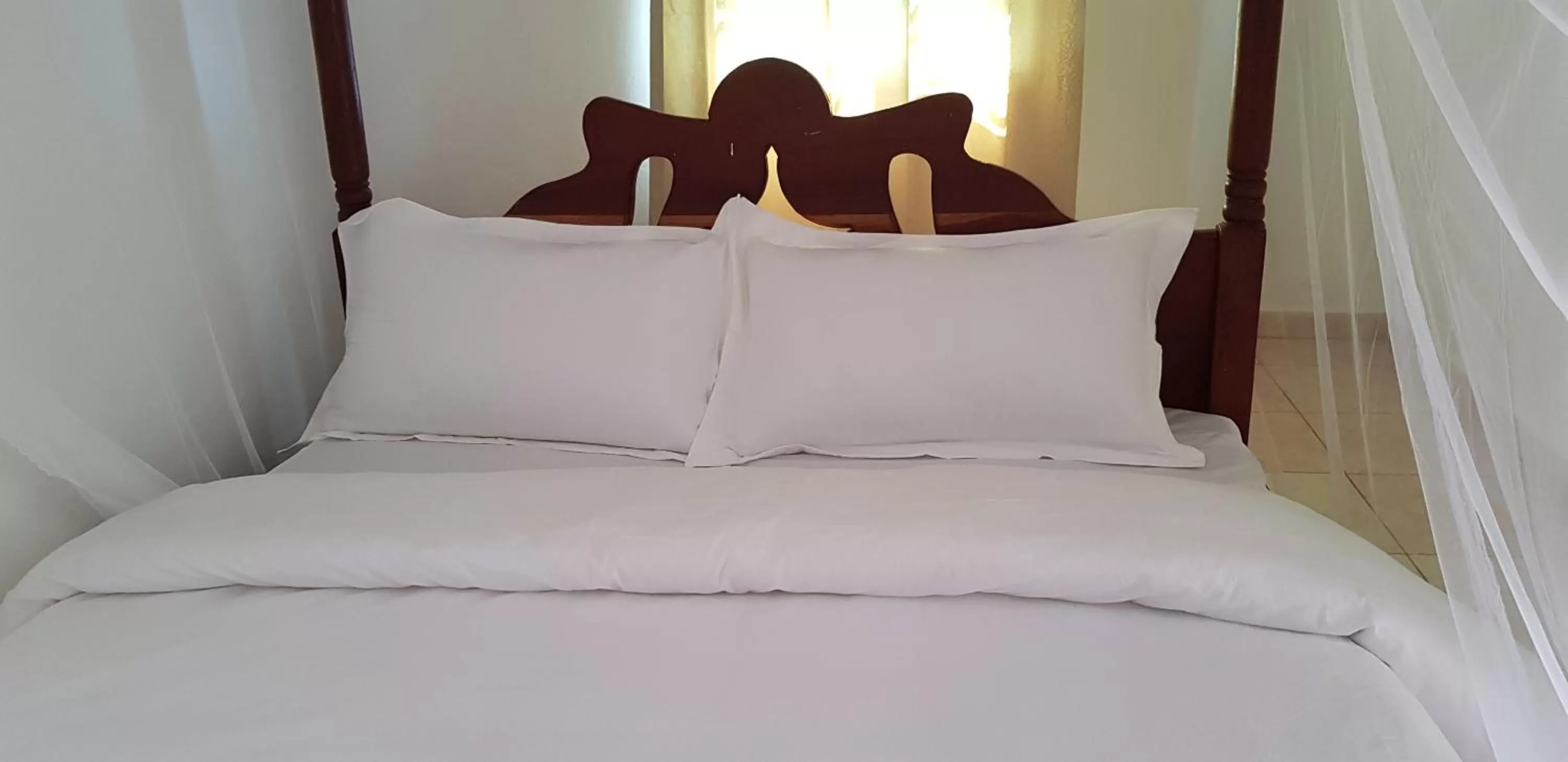 Bed in Northern Pearl