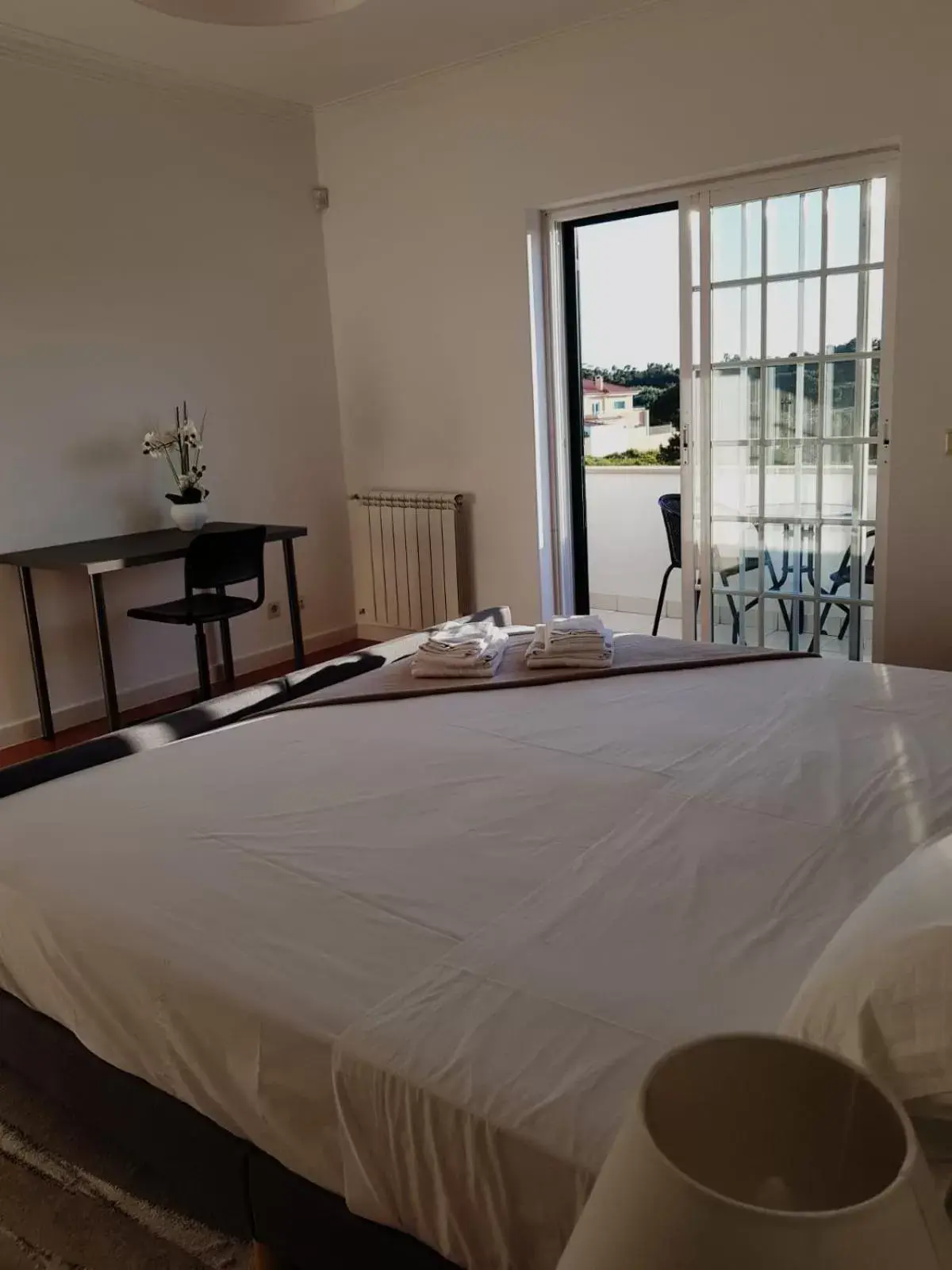 Bed in Villa Privée Cascais