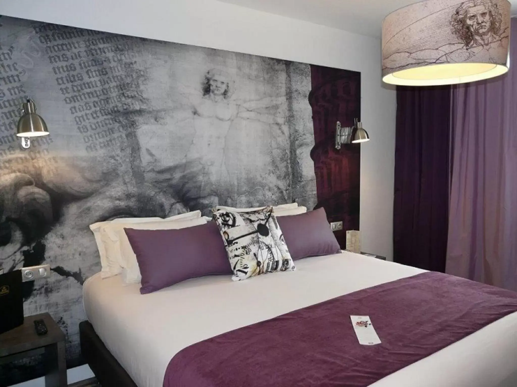Bedroom, Bed in Best Western Le Vinci Loire Valley