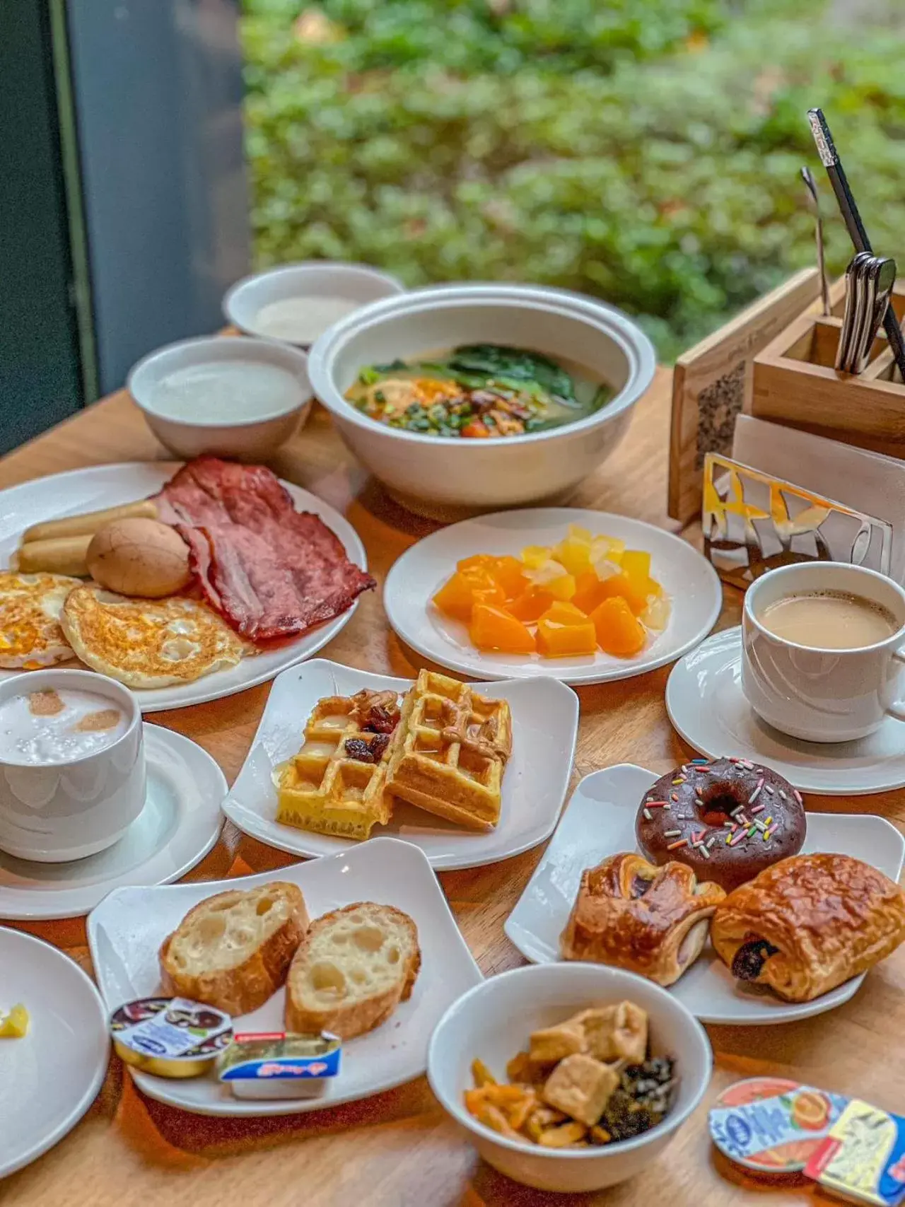 Breakfast in Crowne Plaza Foshan Nanhai, an IHG Hotel