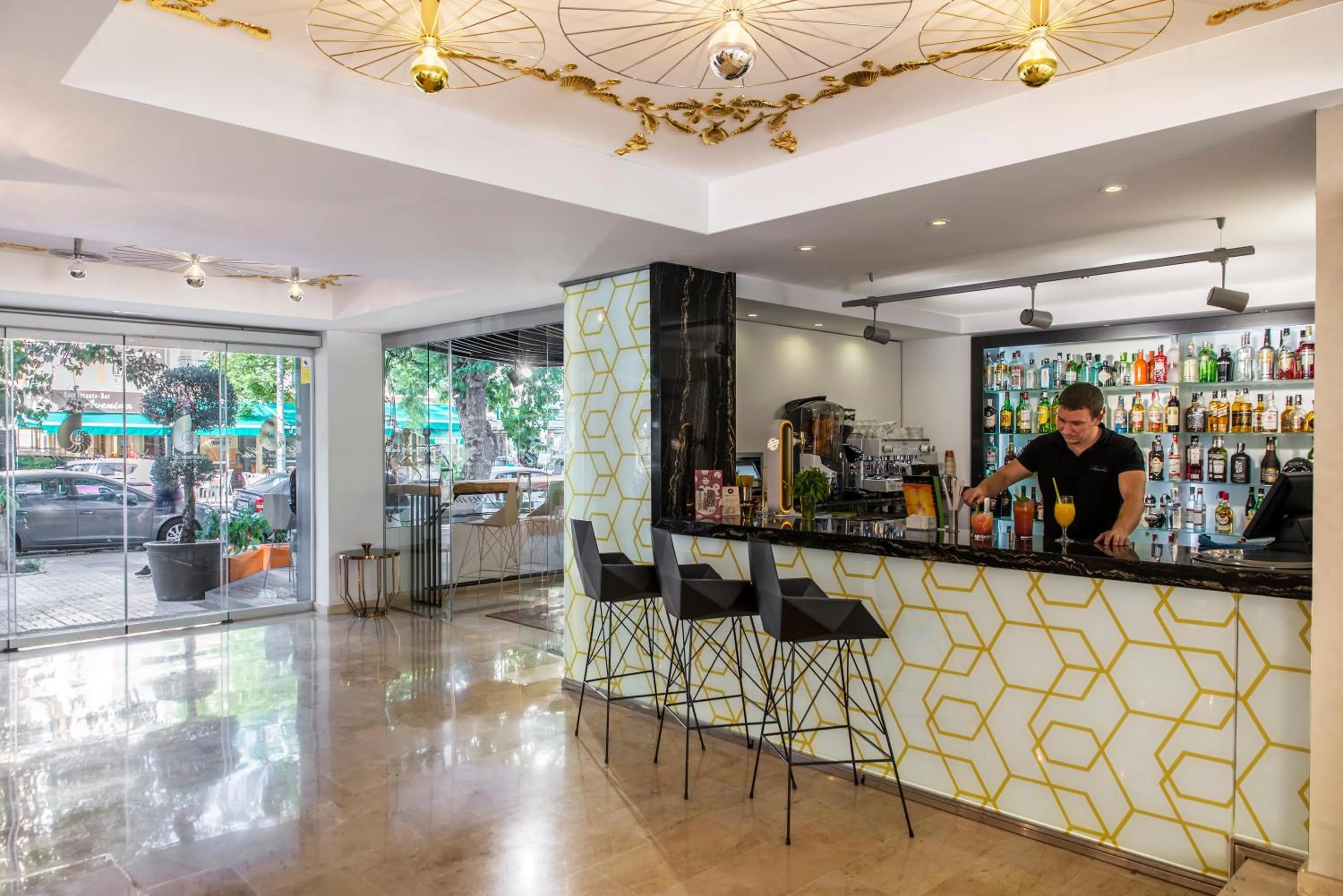 Lounge or bar in Essence Hotel Boutique