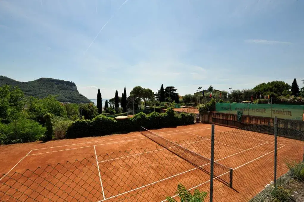 Day, Tennis/Squash in Sport Hotel Olimpo