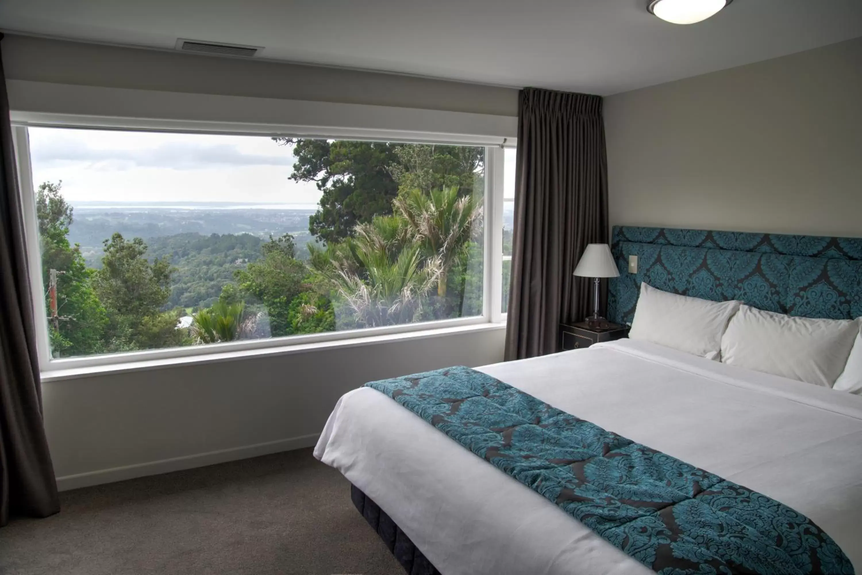 Day, Bed in Waitakere Resort & Spa