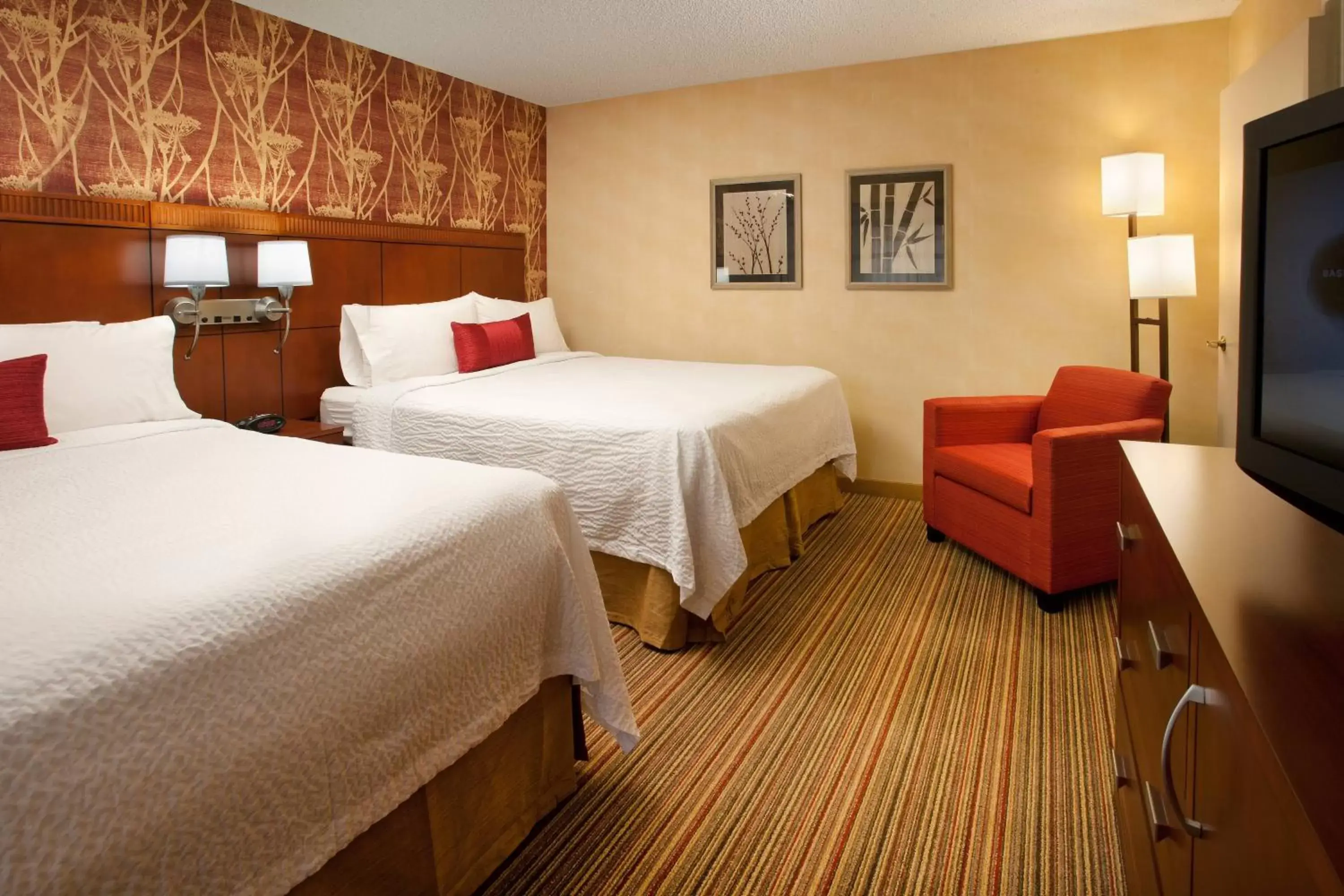 Photo of the whole room, Bed in Courtyard Sacramento Airport Natomas