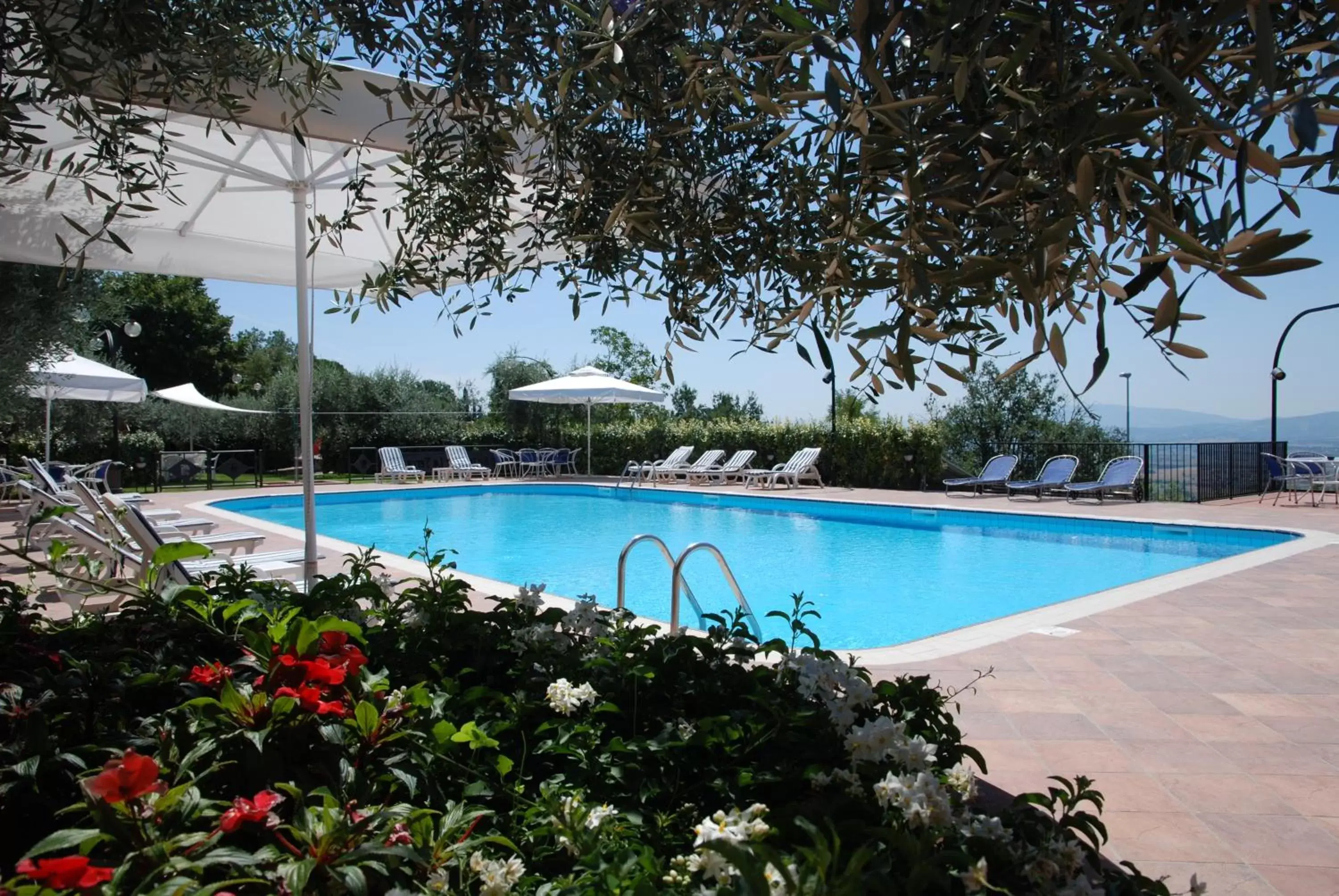 Swimming Pool in Hotel La Terrazza RESTAURANT & SPA