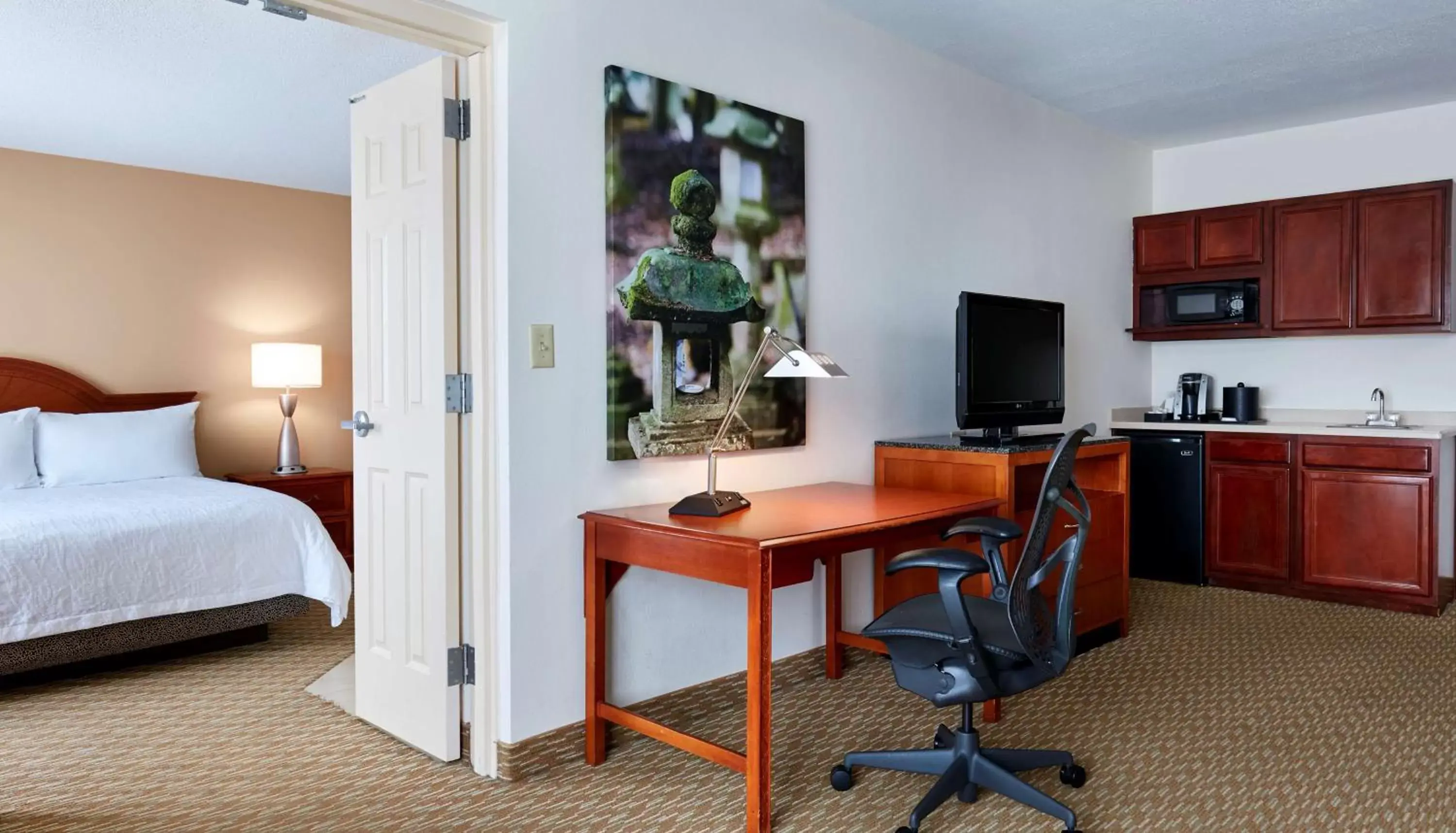 Bed, TV/Entertainment Center in Hilton Garden Inn Charlotte Pineville