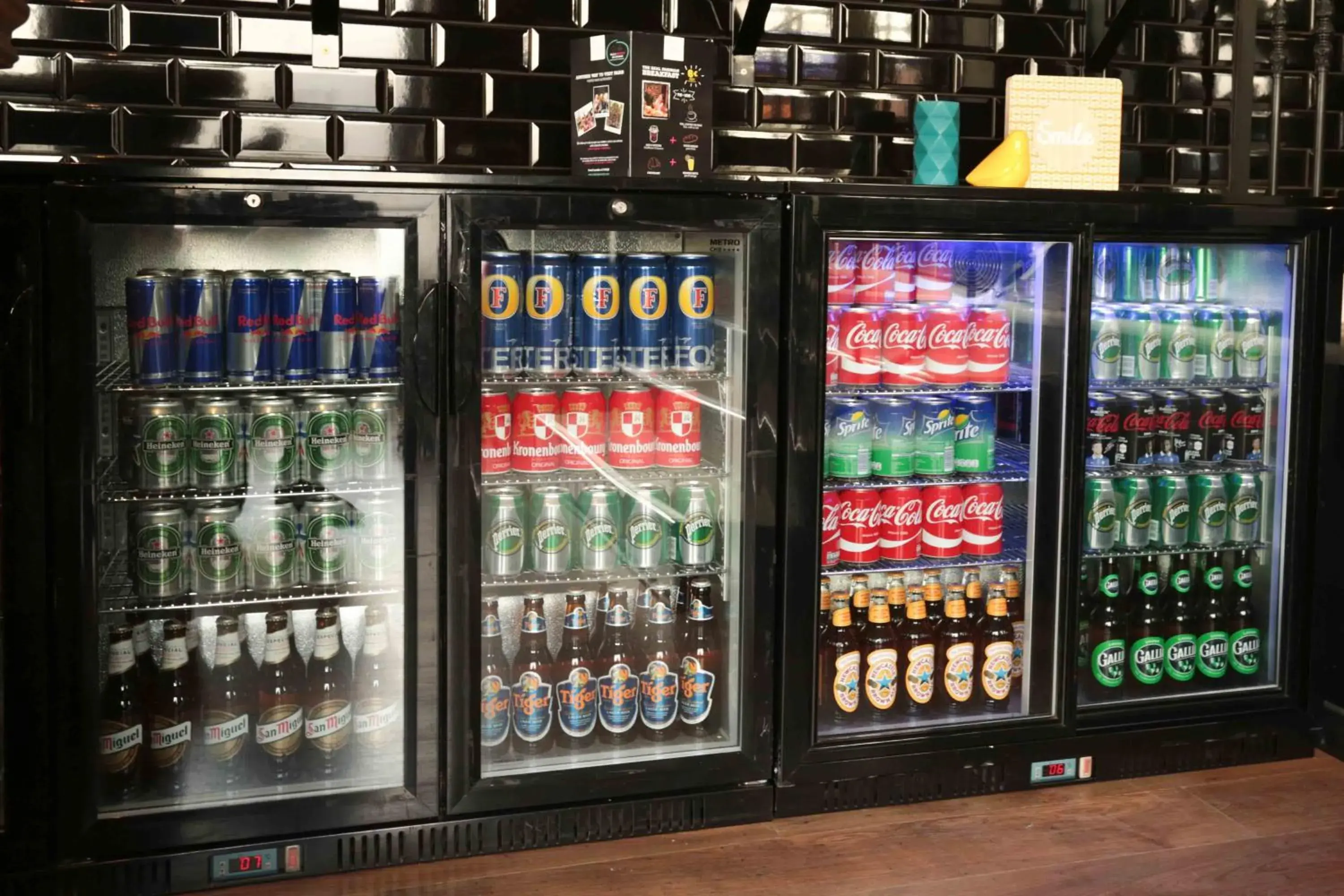 On-site shops in Arty Paris Porte de Versailles by River On-site shops in Arty Paris Porte de Versailles by River