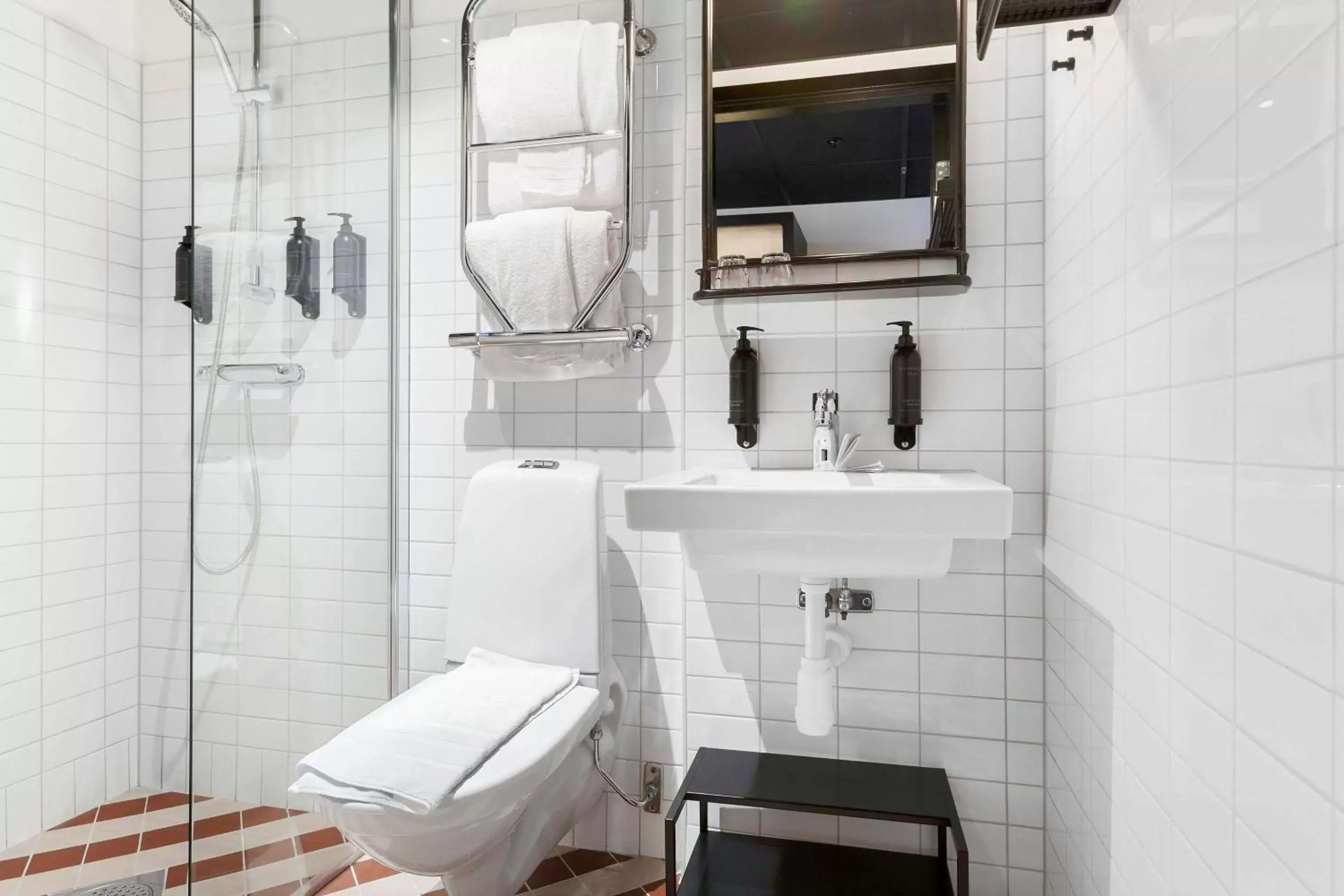 Shower, Bathroom in Hotel Giò; BW Signature Collection