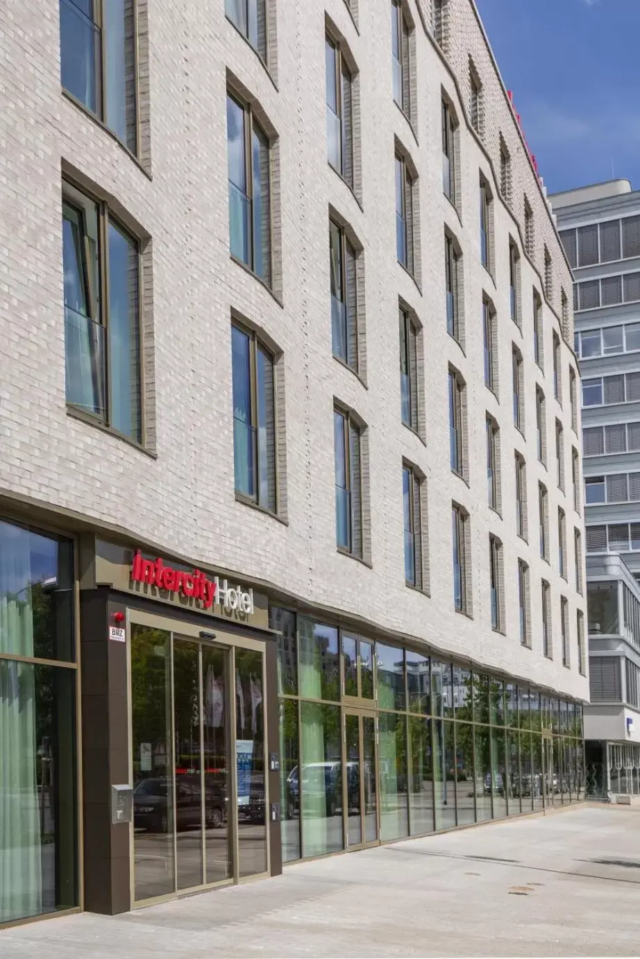 Facade/entrance in IntercityHotel Saarbrücken Facade/entrance in IntercityHotel Saarbrücken