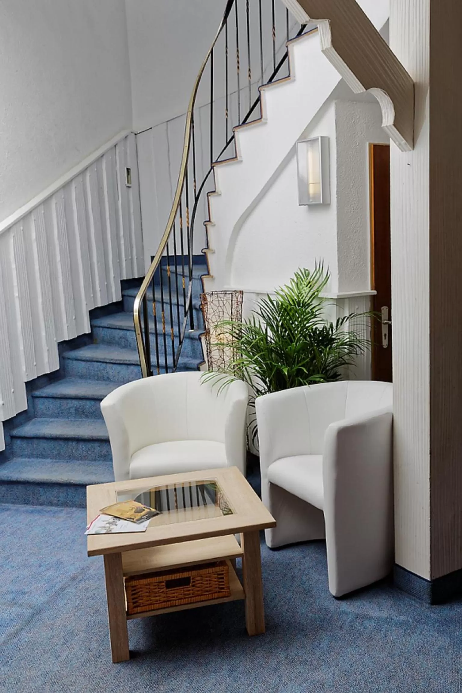 Lobby or reception in Hotel Hüttl - Garni