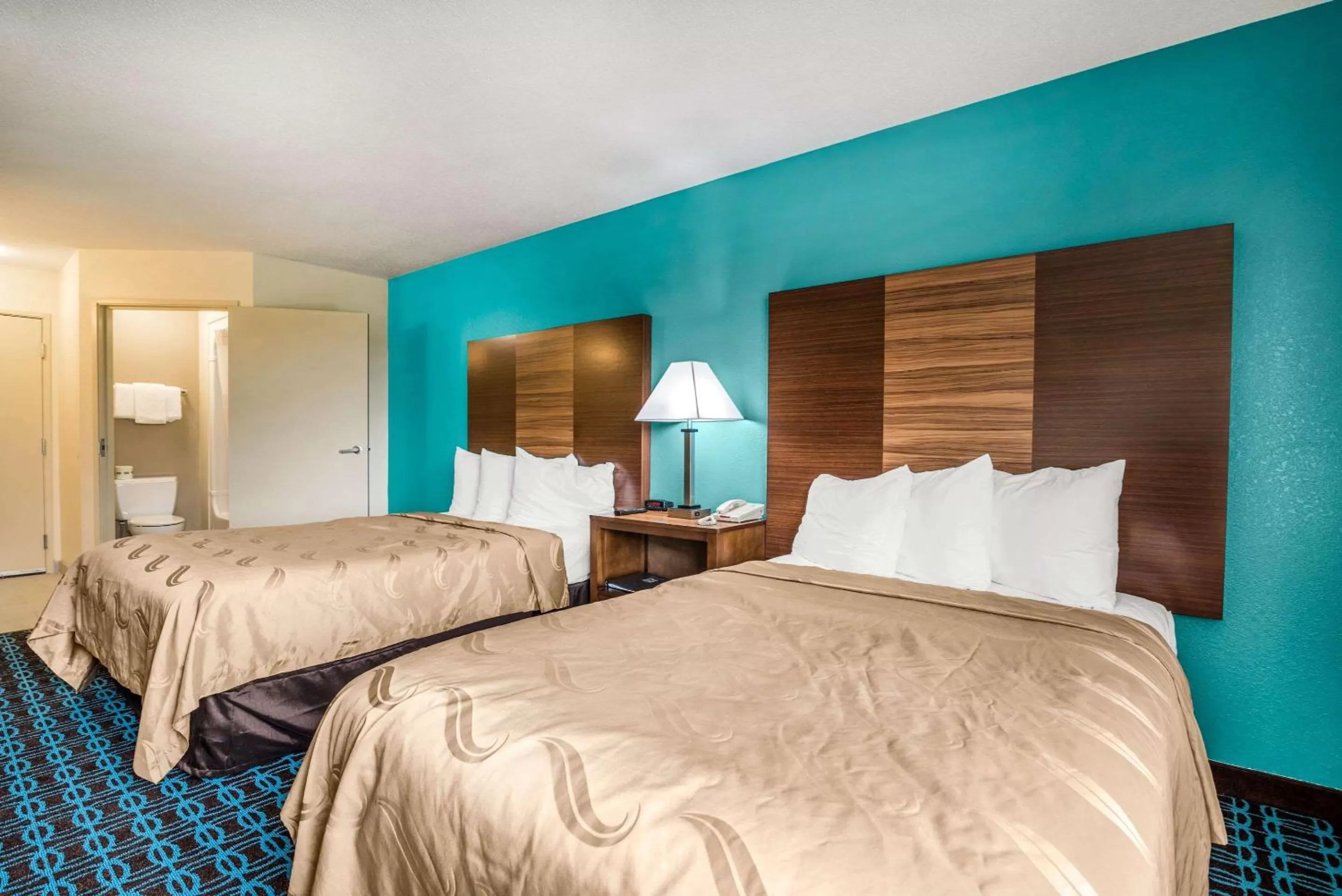 Photo of the whole room, Bed in Quality Inn Loudon-Concord