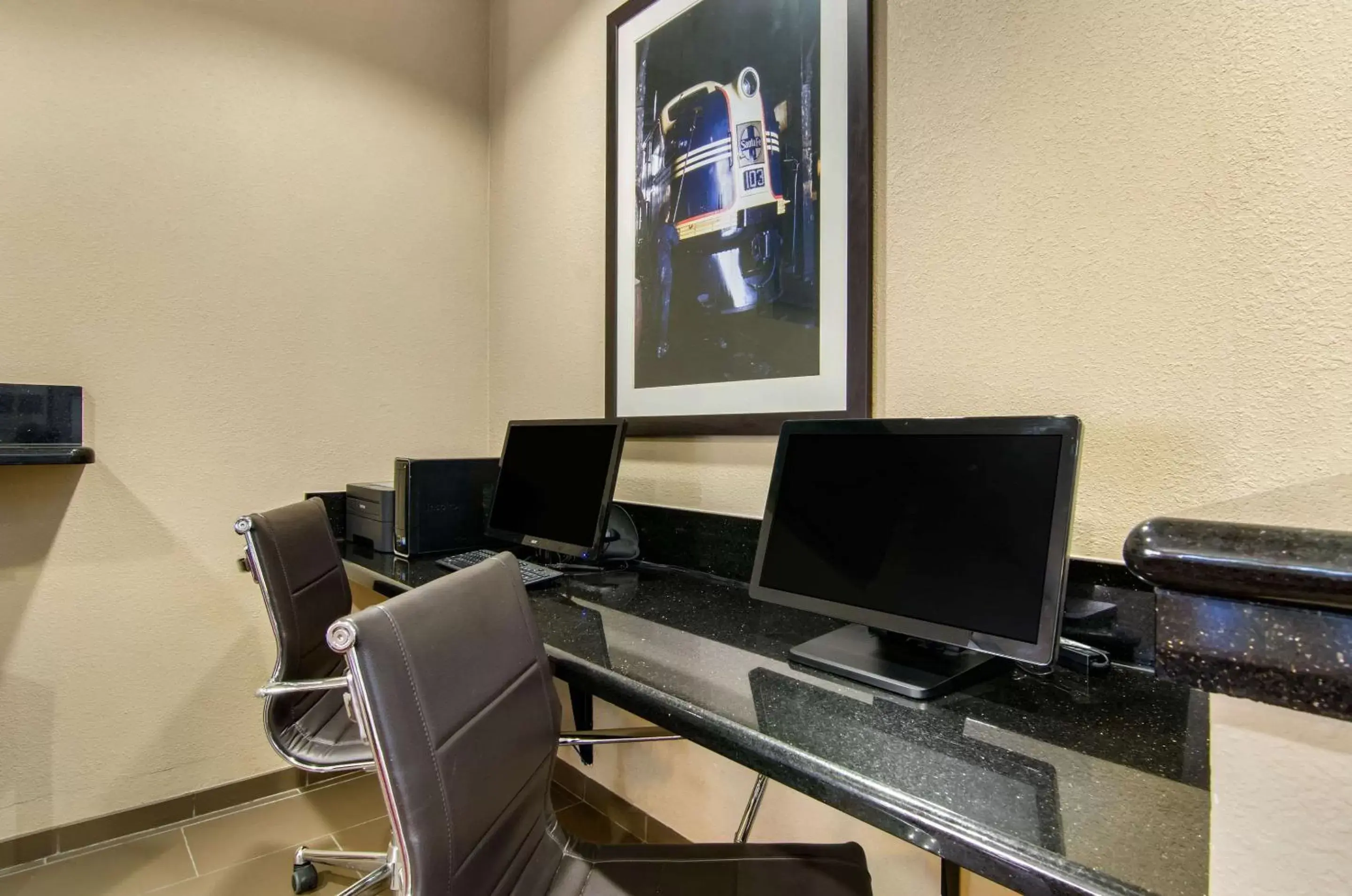 Business facilities, Business Area/Conference Room in Comfort Inn & Suites Near Worlds of Fun