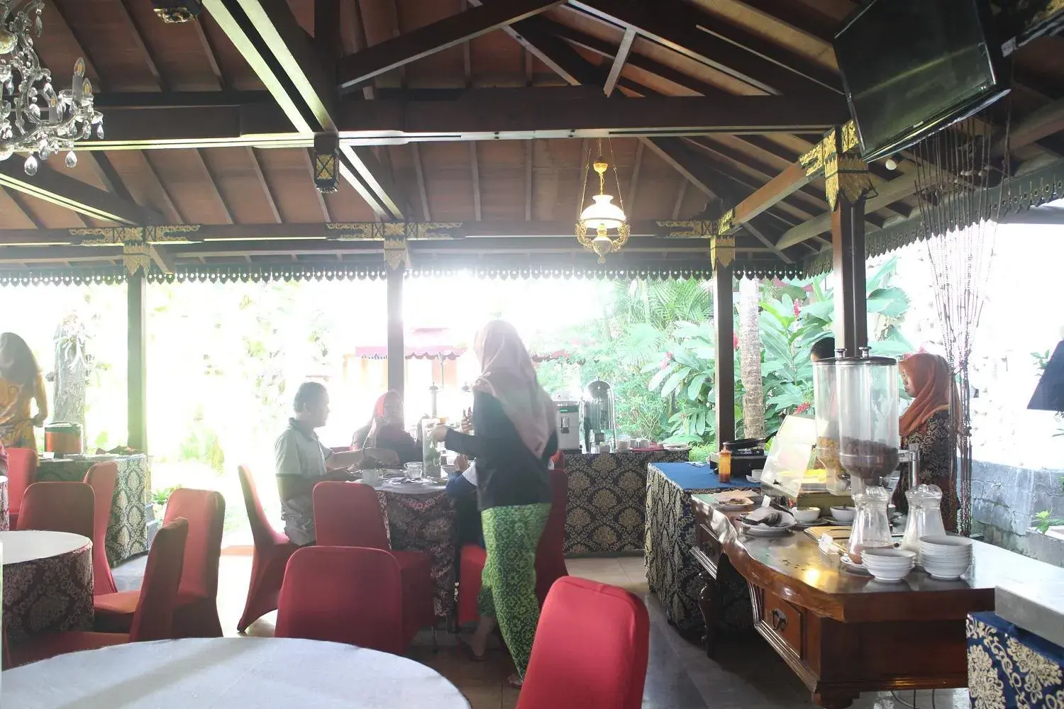 Buffet breakfast, Restaurant/Places to Eat in Hotel Indah Palace Yogyakarta