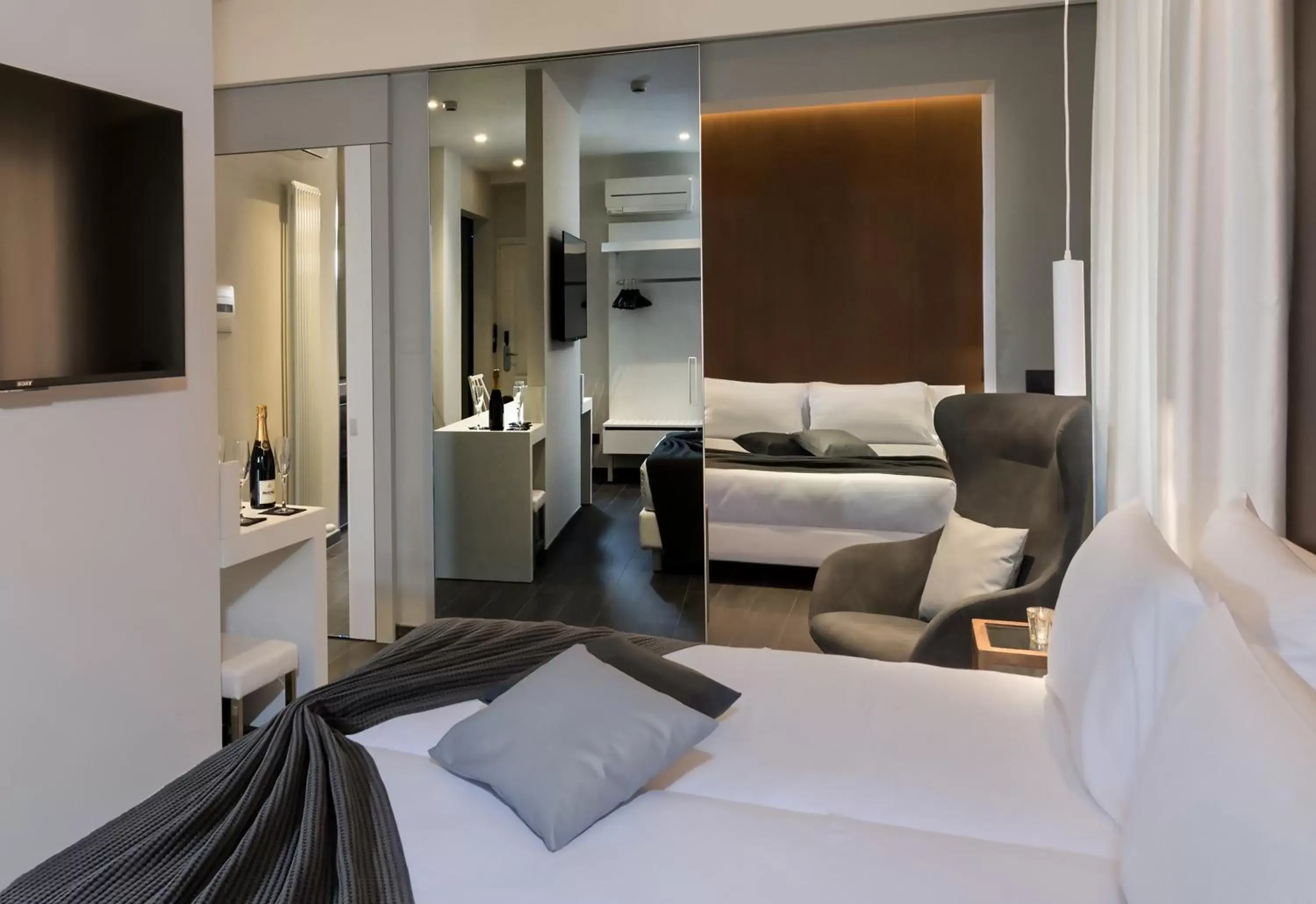 Bedroom, Bed in Hotel Metropolitan