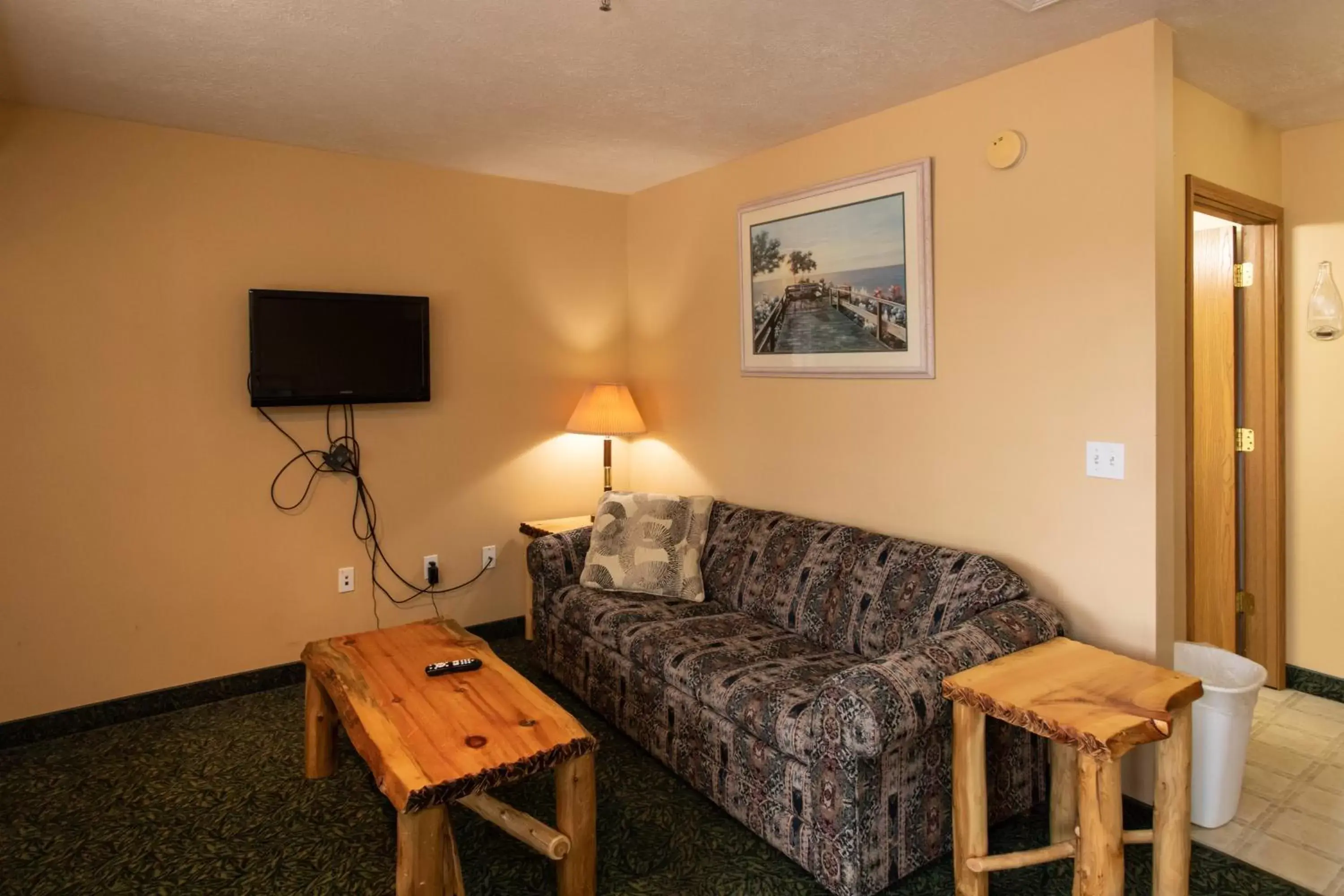 Deluxe Suite in The Kingsley Motel Deluxe Suite in The Kingsley Motel